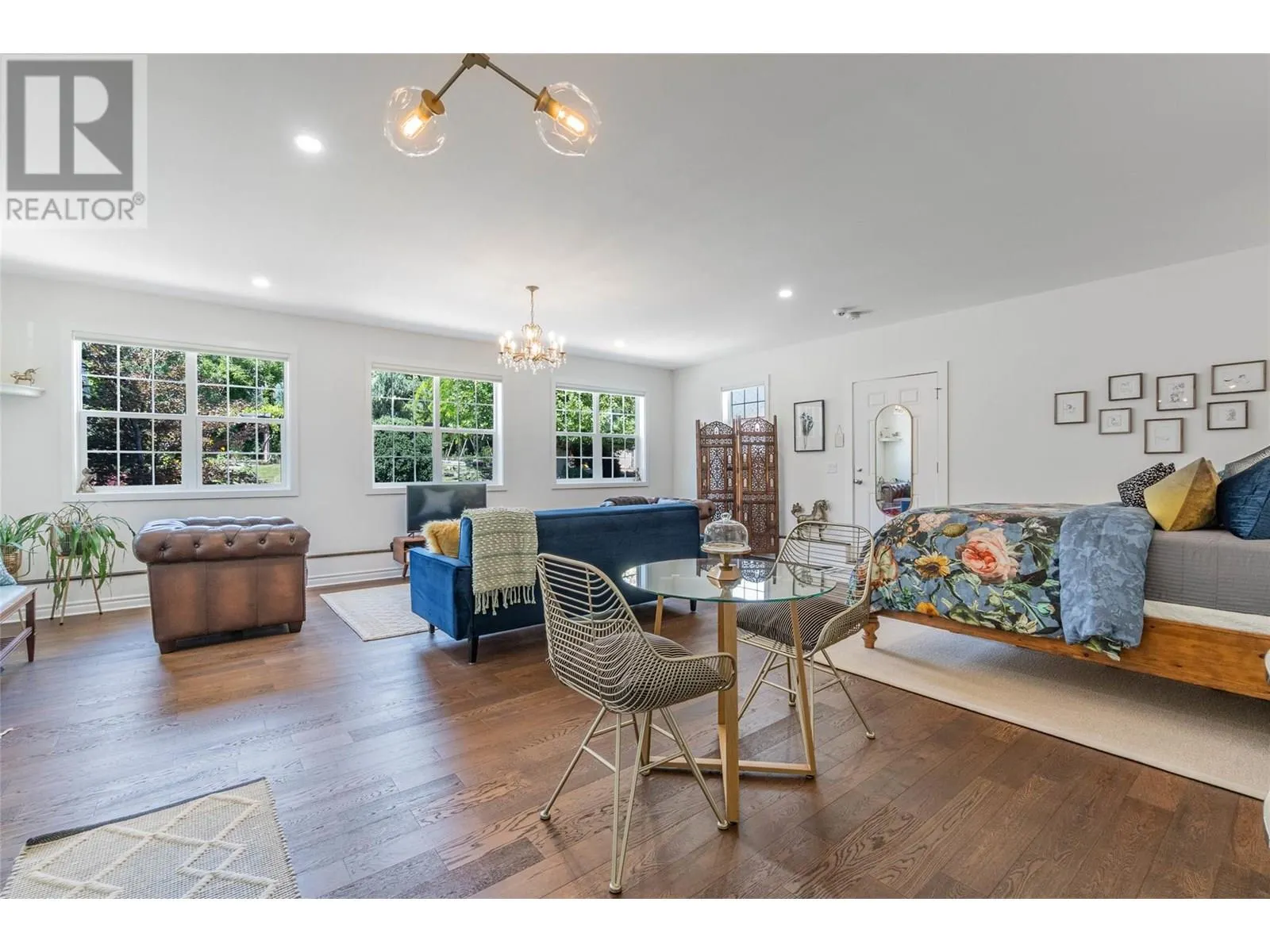 860 Fairview Road