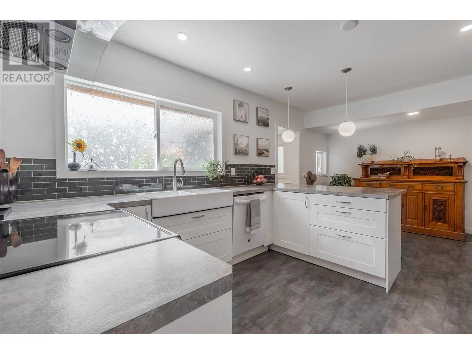 860 Fairview Road
