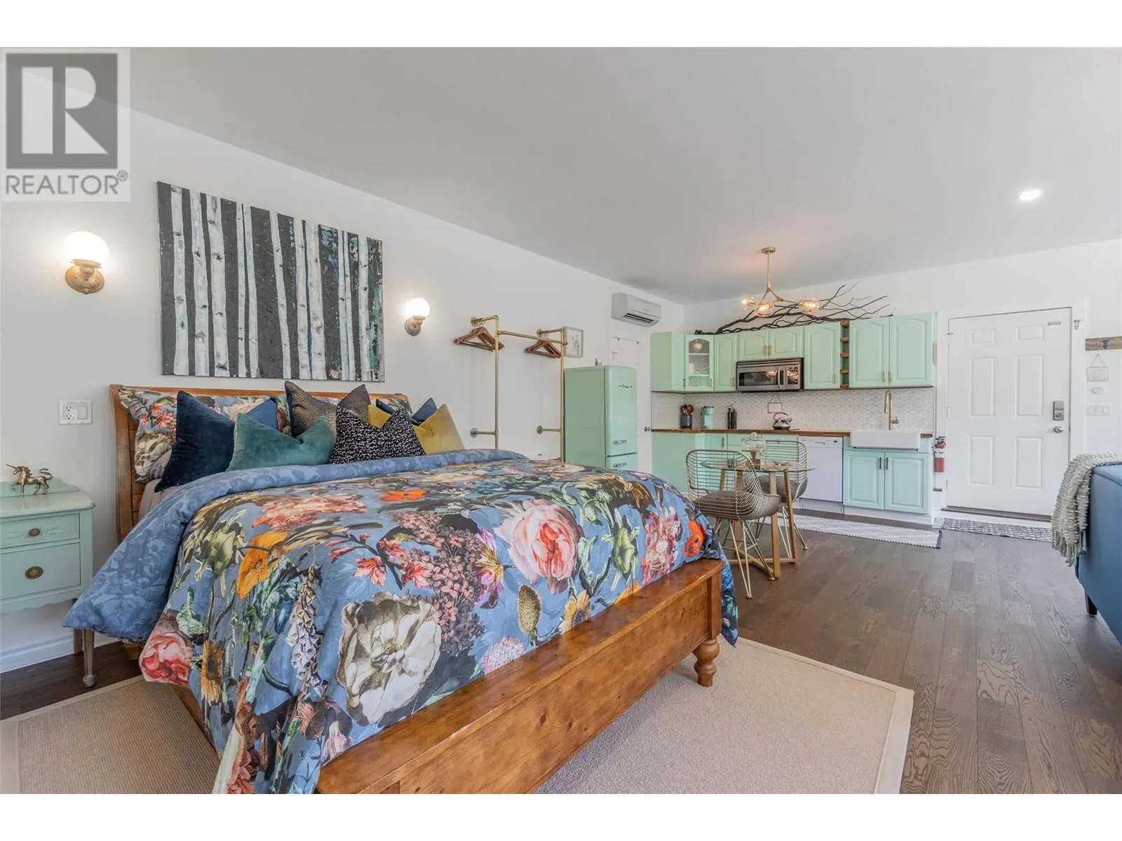 860 Fairview Road