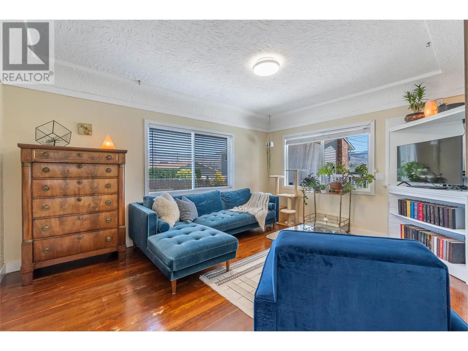 860 Fairview Road