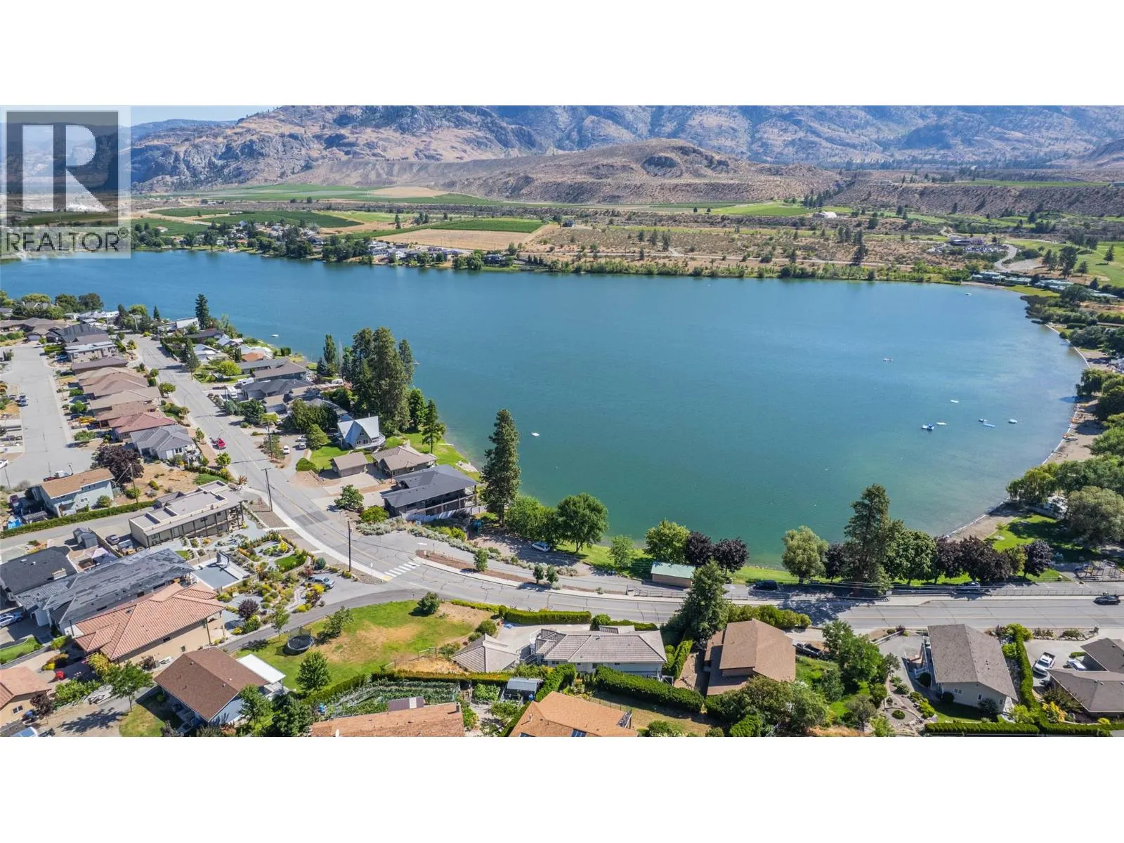 6752 Lakeside Drive