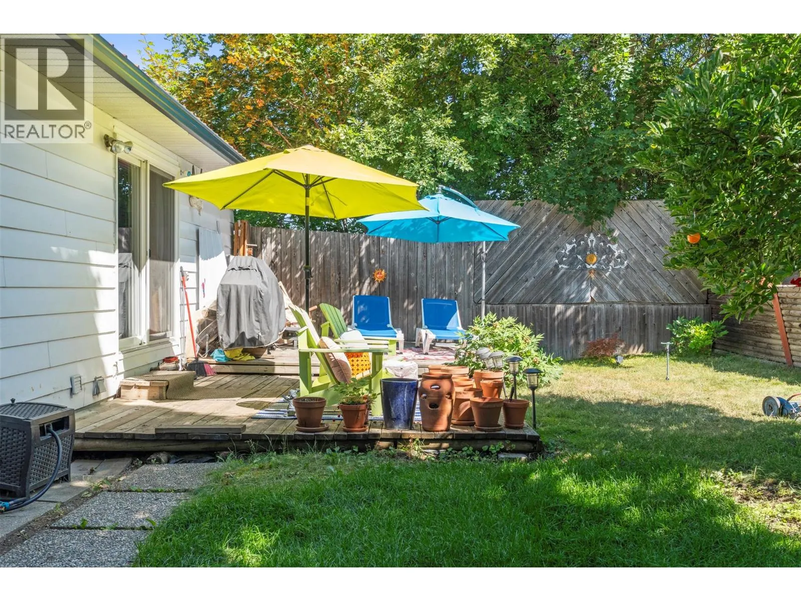 230 6 Street SE