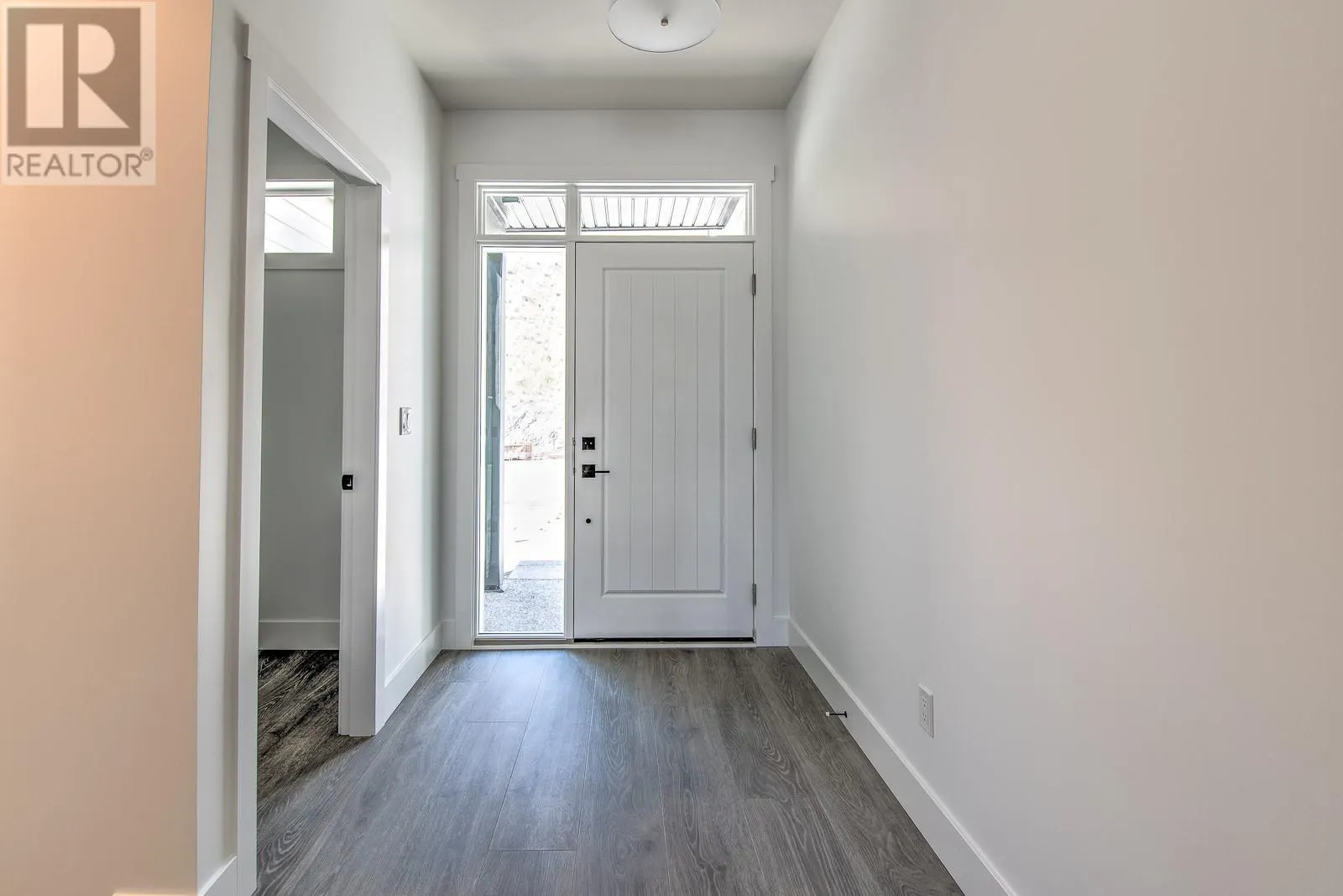 7735 OKANAGAN HILLS Boulevard Unit# 20