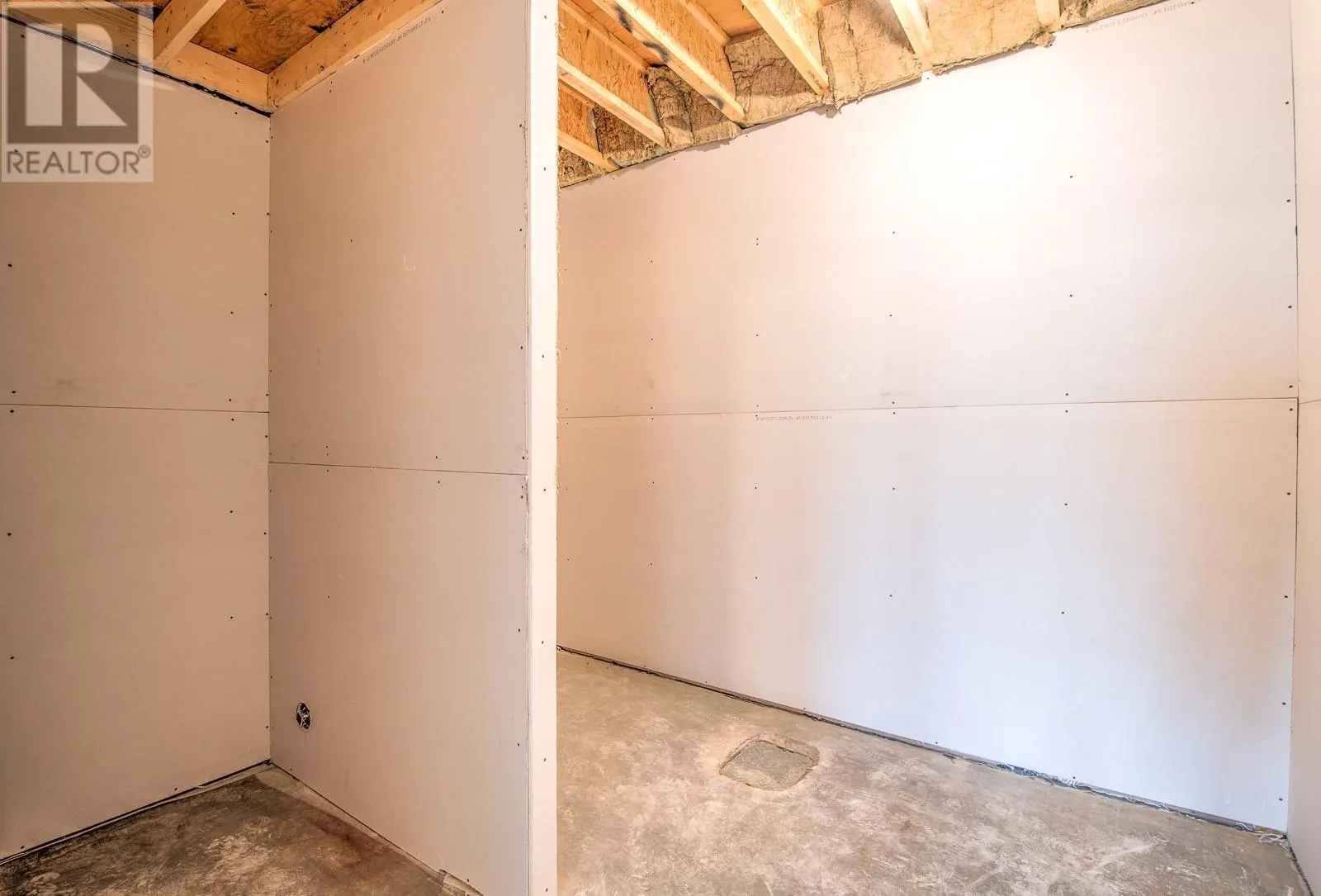 7735 OKANAGAN HILLS Boulevard Unit# 20