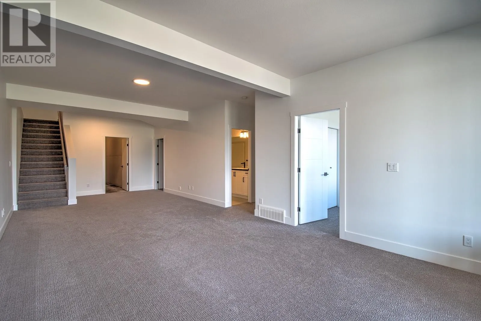 7735 OKANAGAN HILLS Boulevard Unit# 20