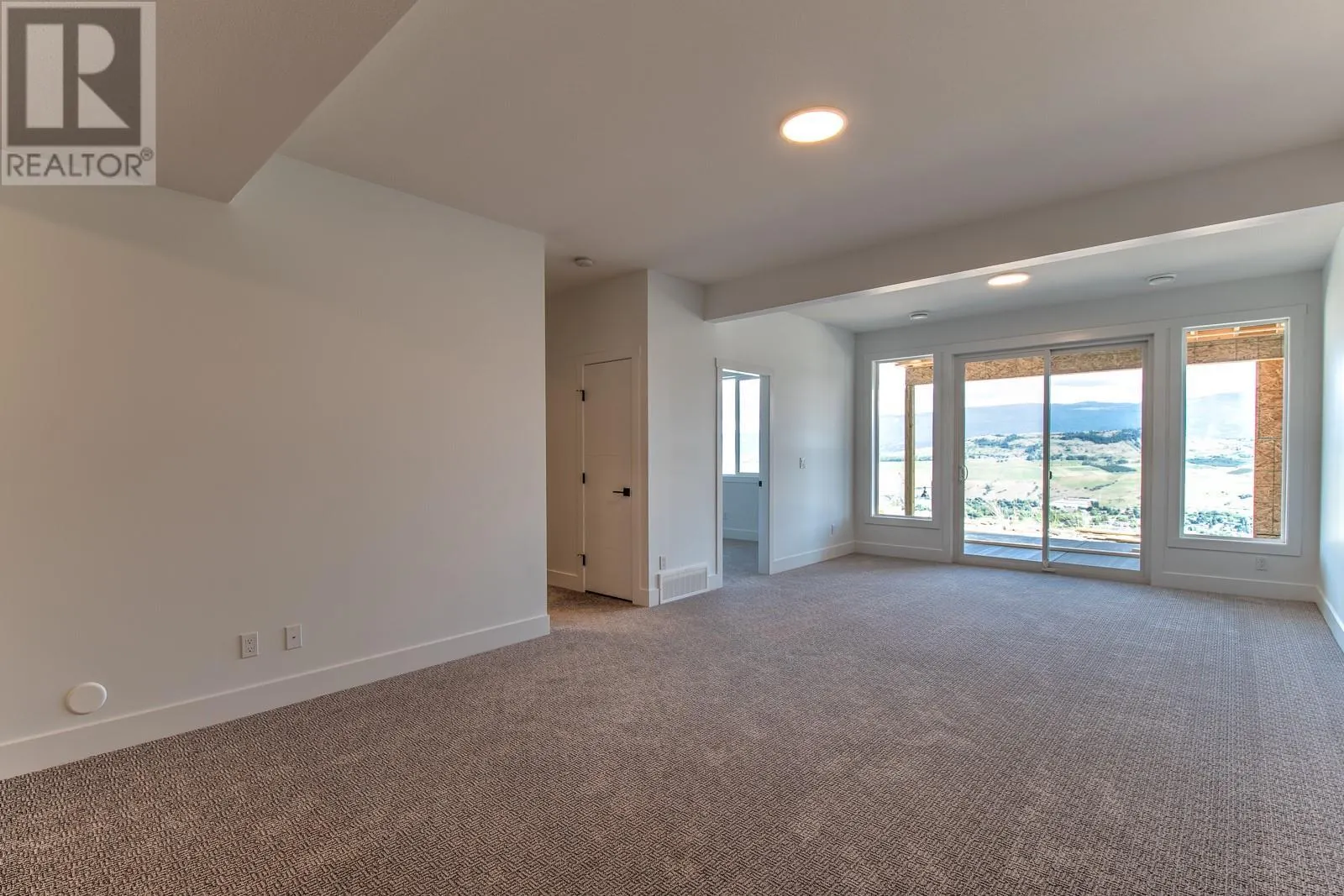 7735 OKANAGAN HILLS Boulevard Unit# 20