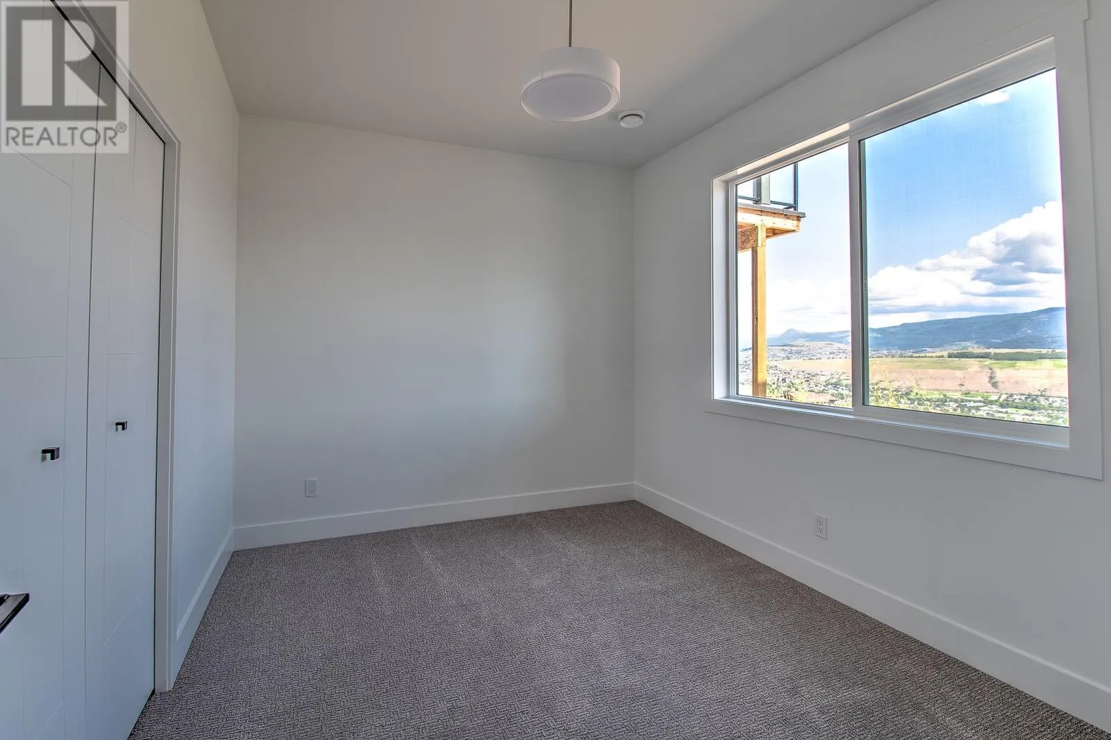 7735 OKANAGAN HILLS Boulevard Unit# 20