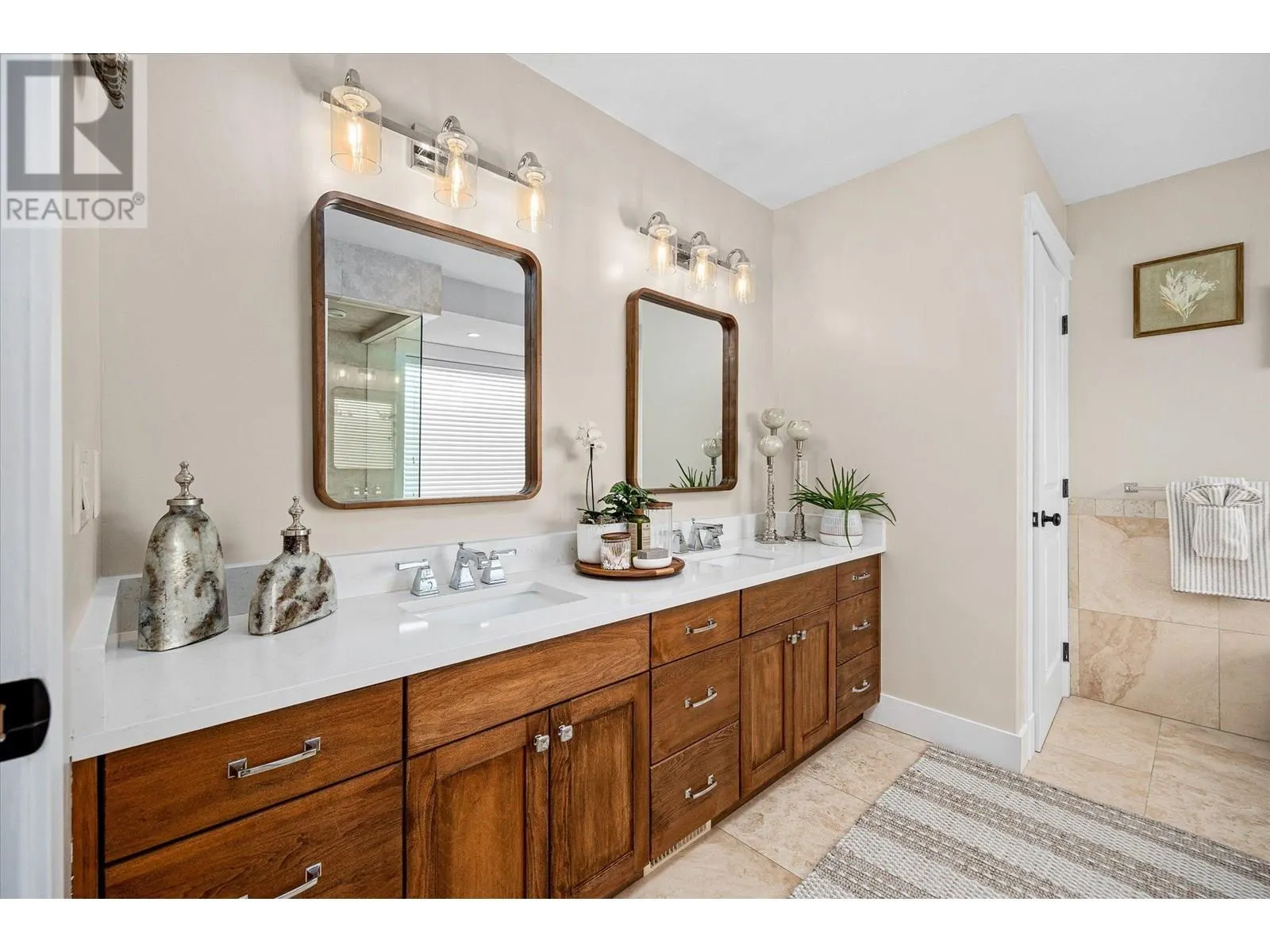 4841 Canyon Ridge Crescent