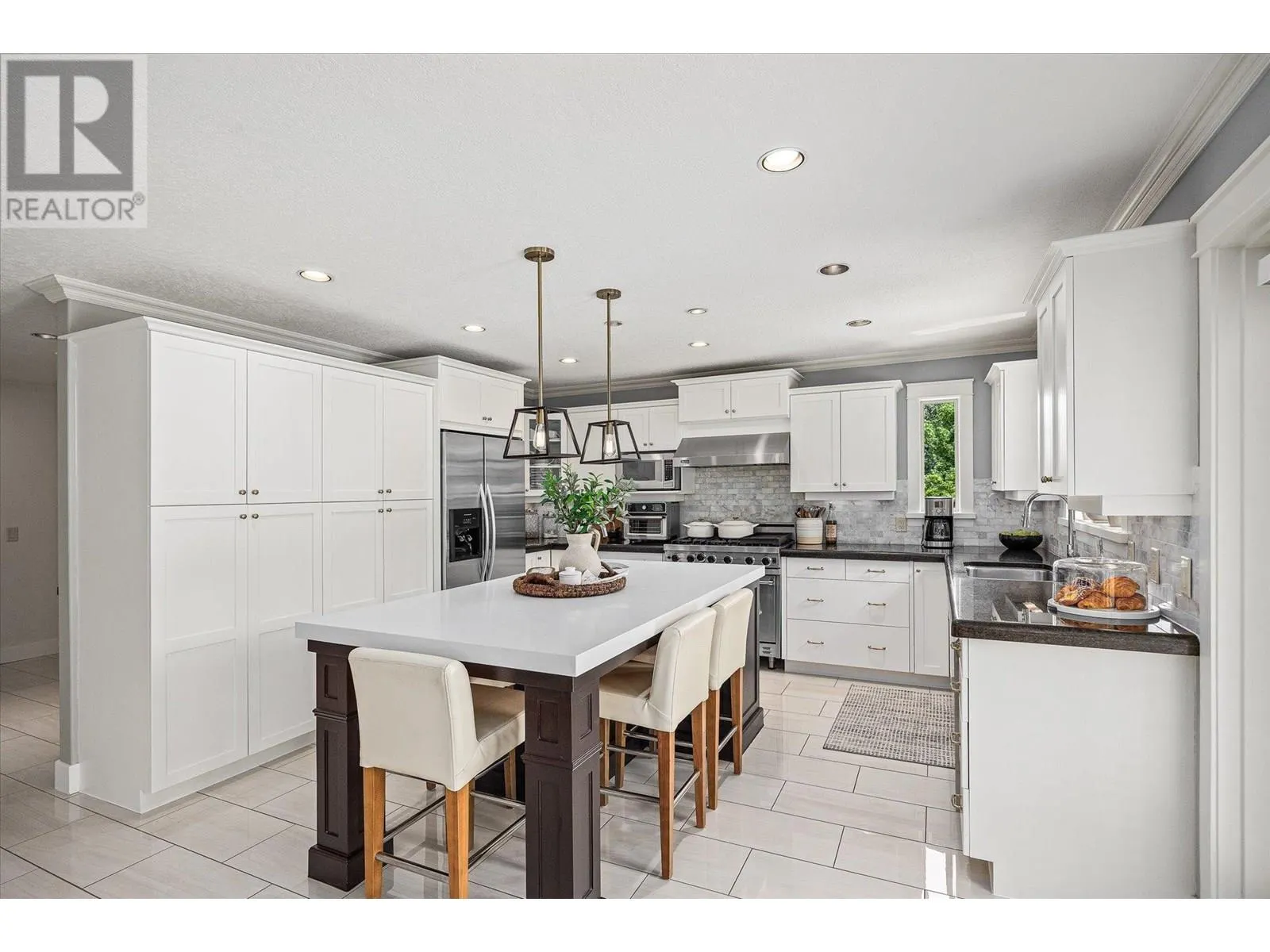 4841 Canyon Ridge Crescent