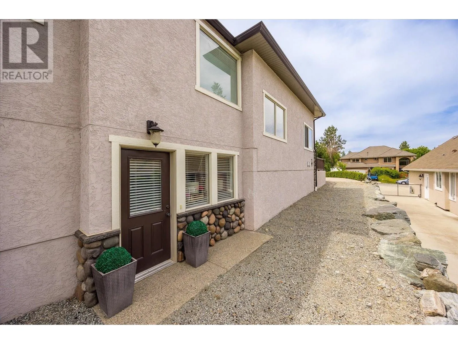 4841 Canyon Ridge Crescent
