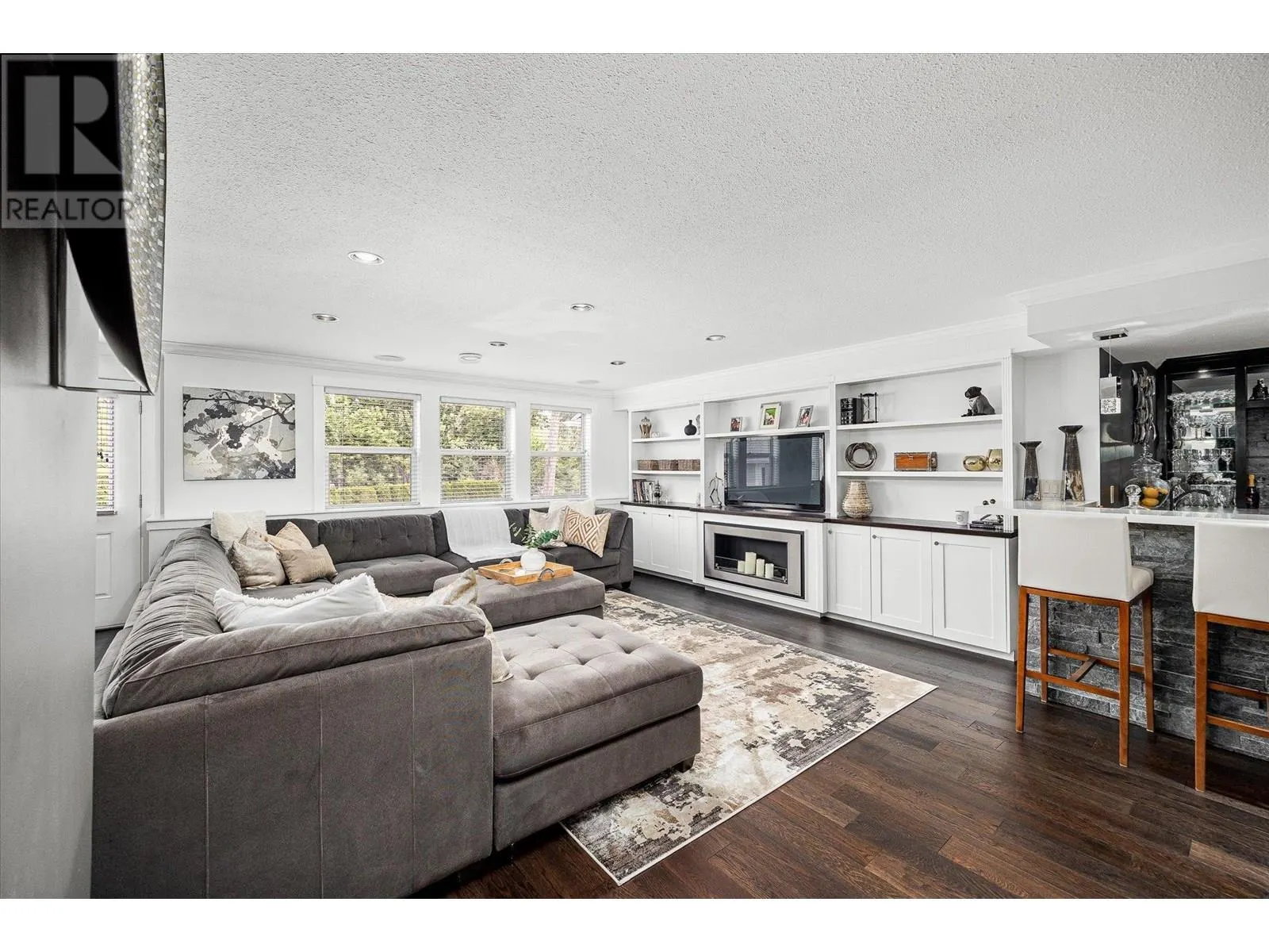 4841 Canyon Ridge Crescent