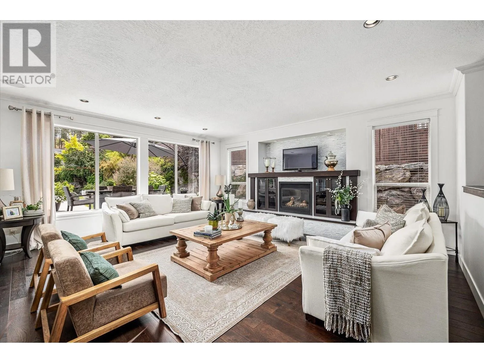 4841 Canyon Ridge Crescent
