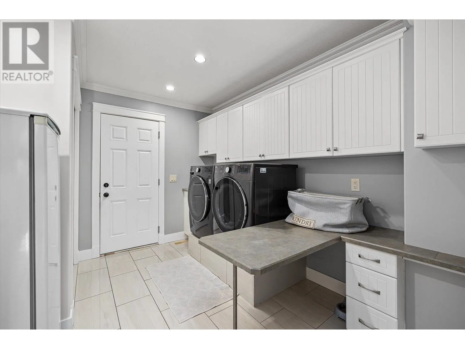 4841 Canyon Ridge Crescent