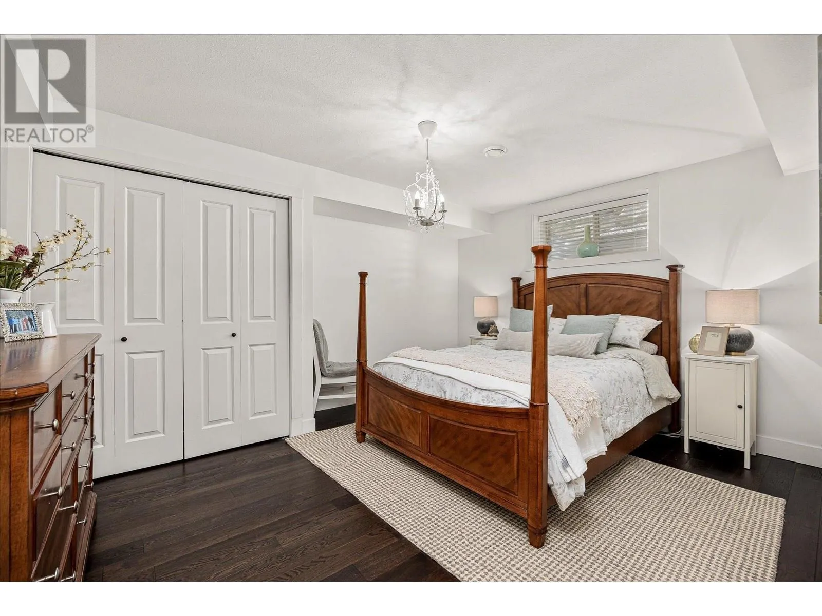 4841 Canyon Ridge Crescent