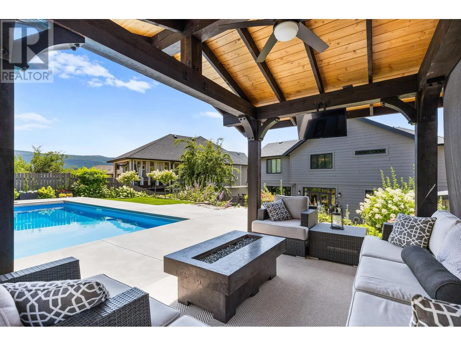 1441 Black Mountain Crescent
