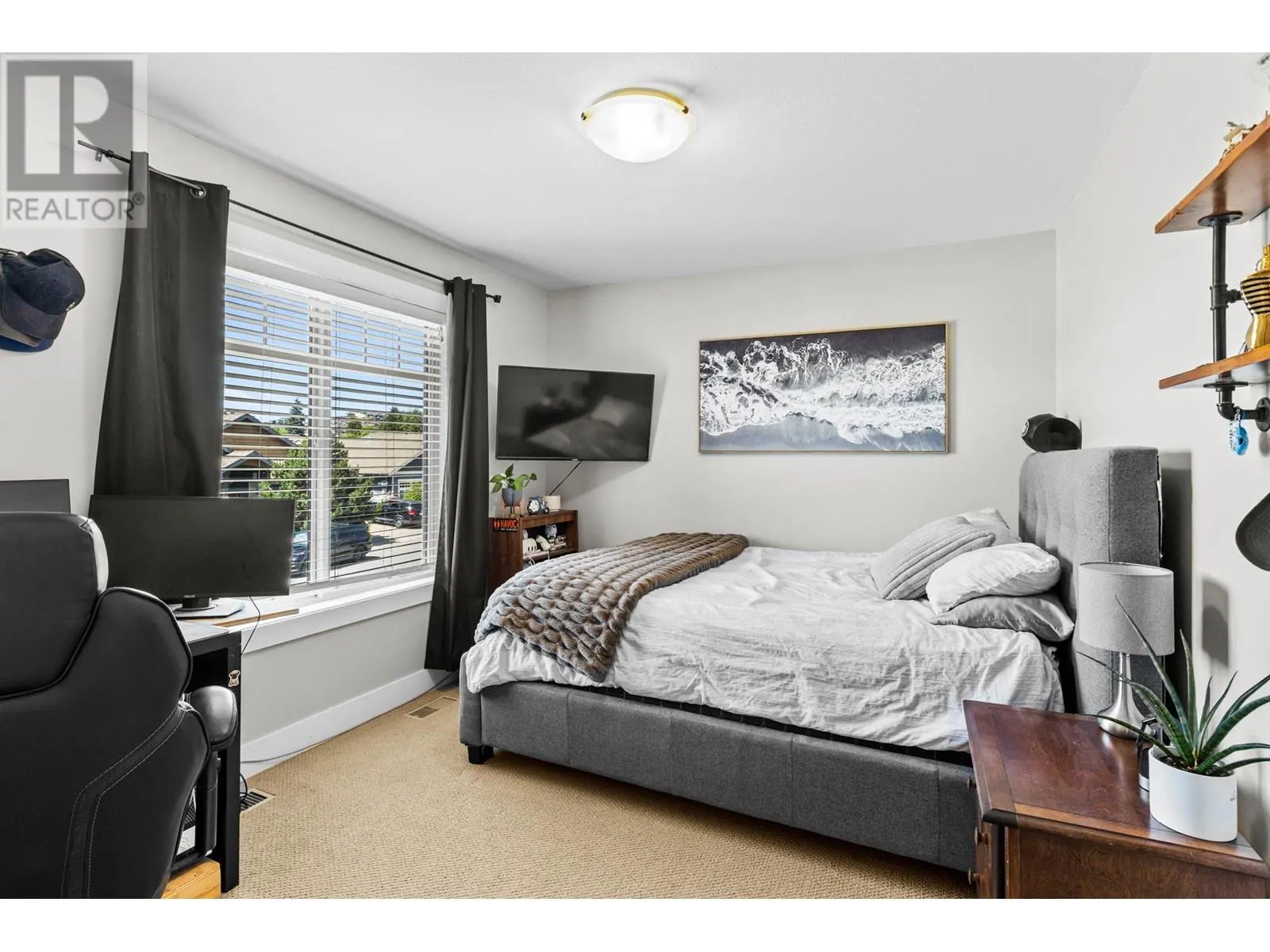 1441 Black Mountain Crescent