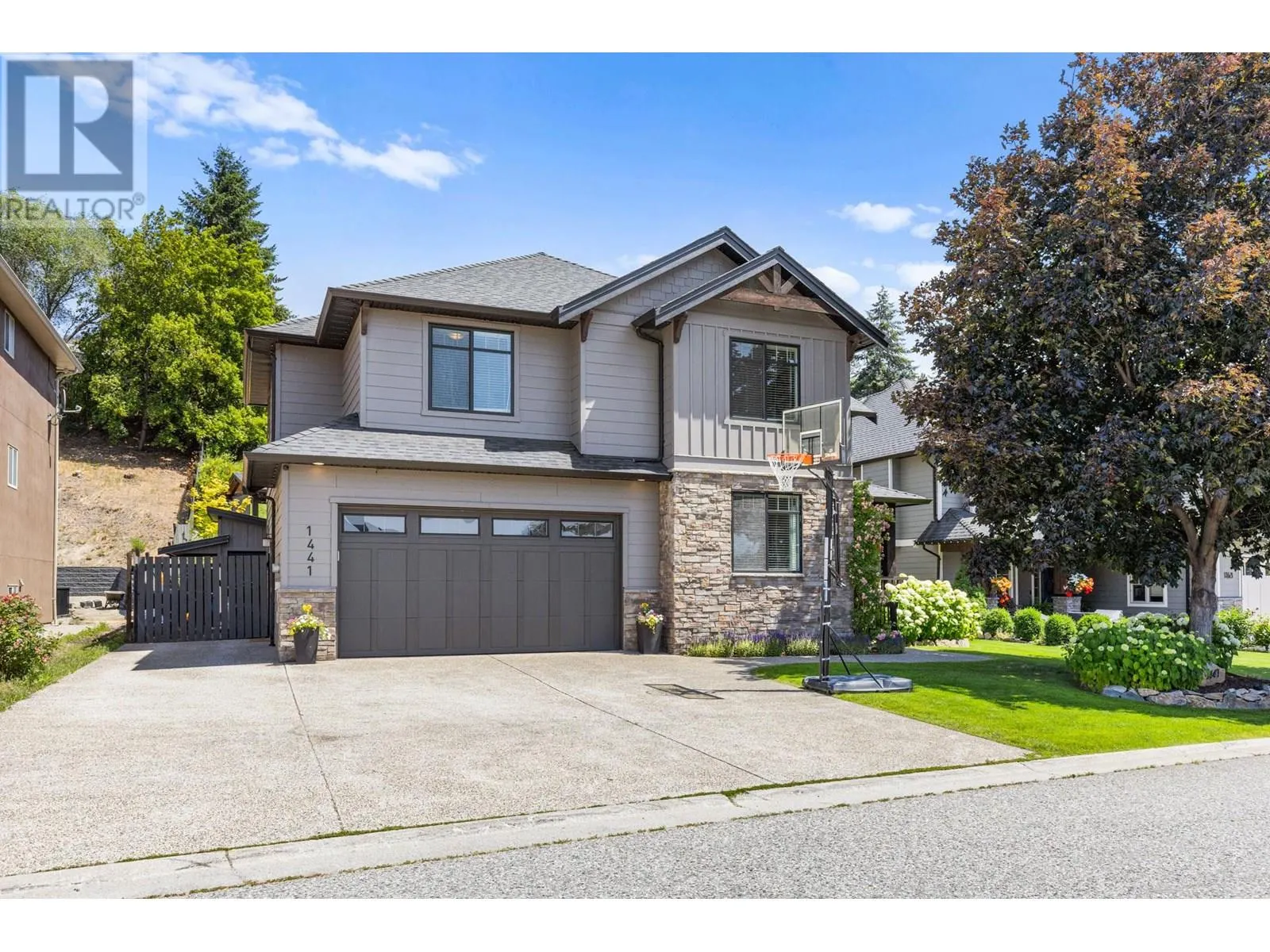 1441 Black Mountain Crescent