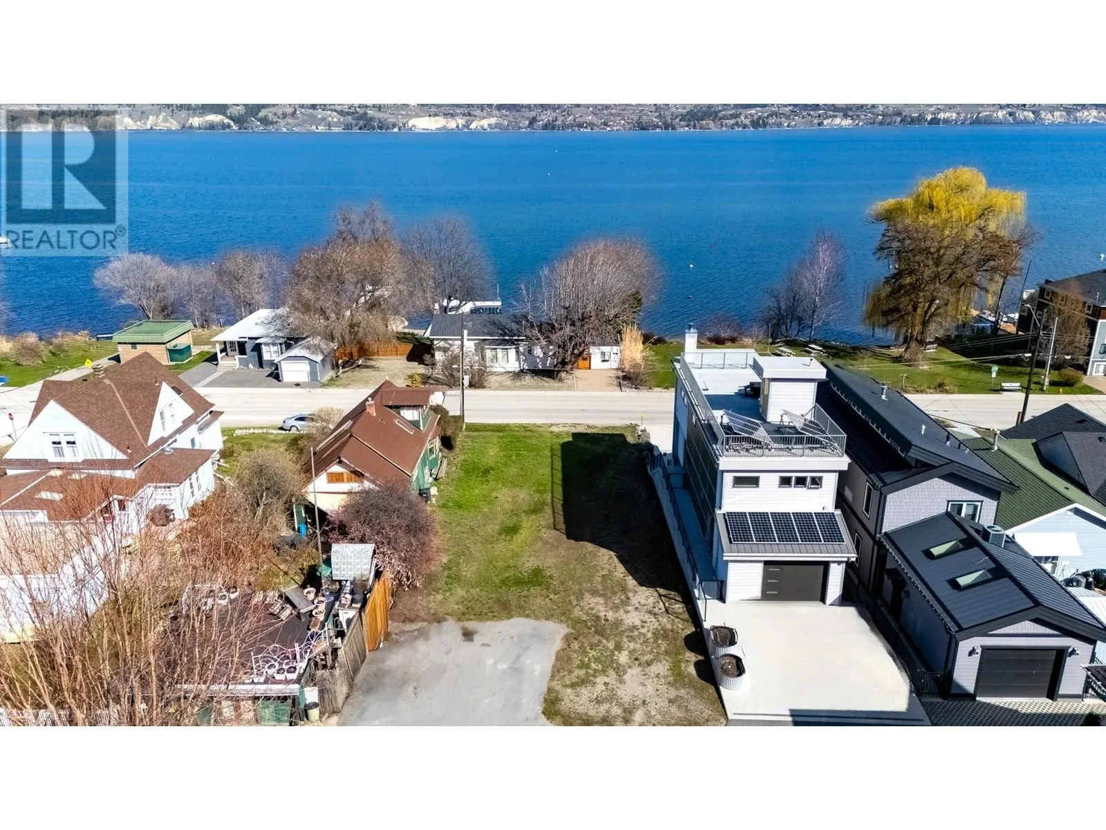 12210 LAKESHORE Drive