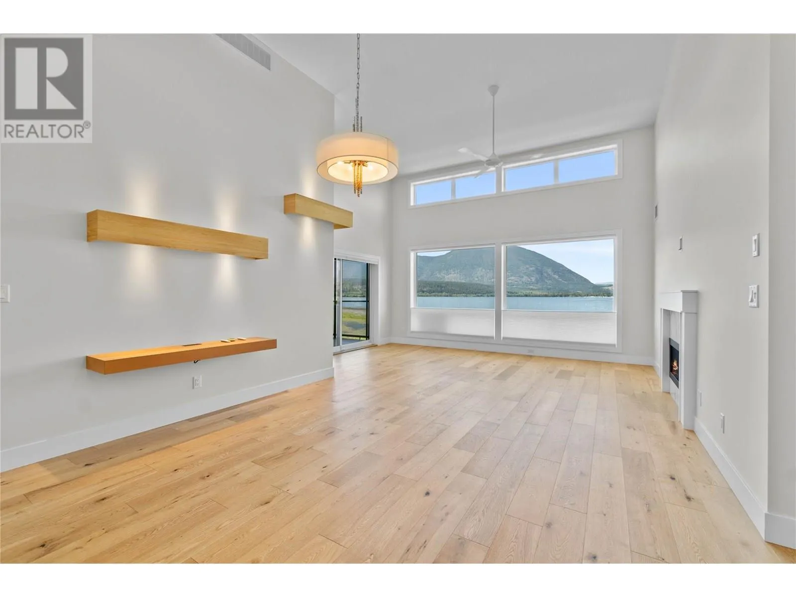 121 Harbourfront Drive NE Unit# 10