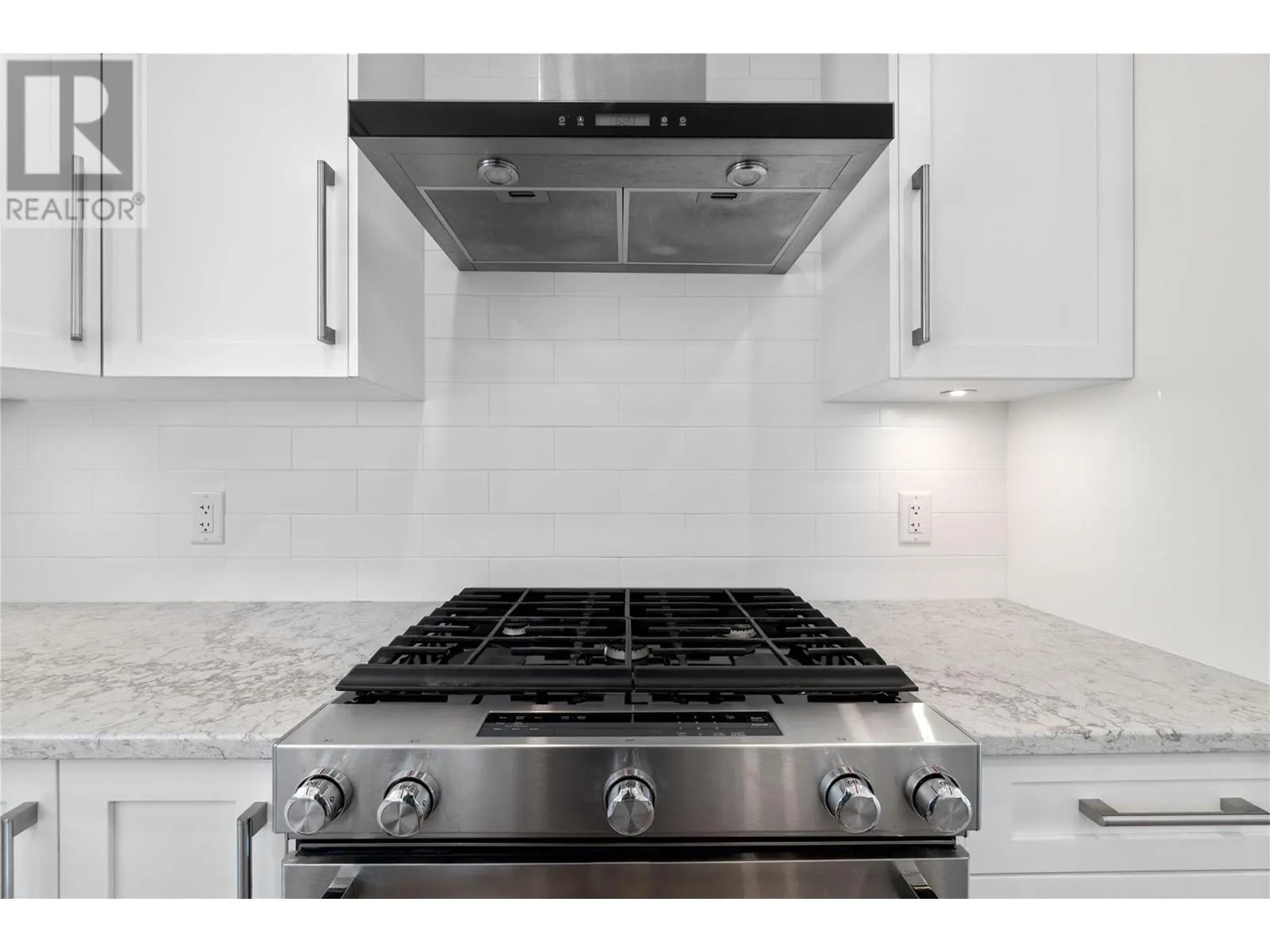 121 Harbourfront Drive NE Unit# 10