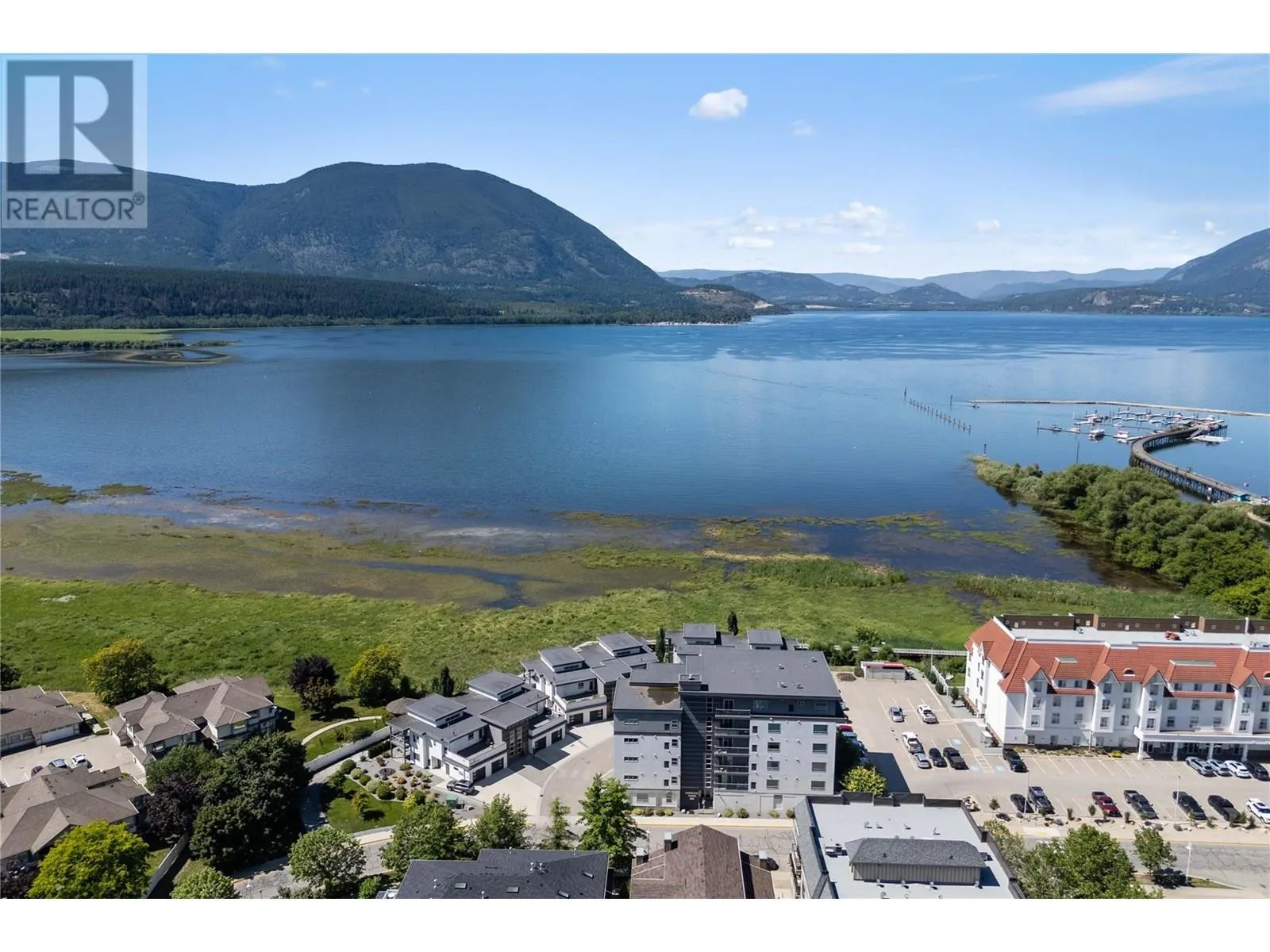 121 Harbourfront Drive NE Unit# 10