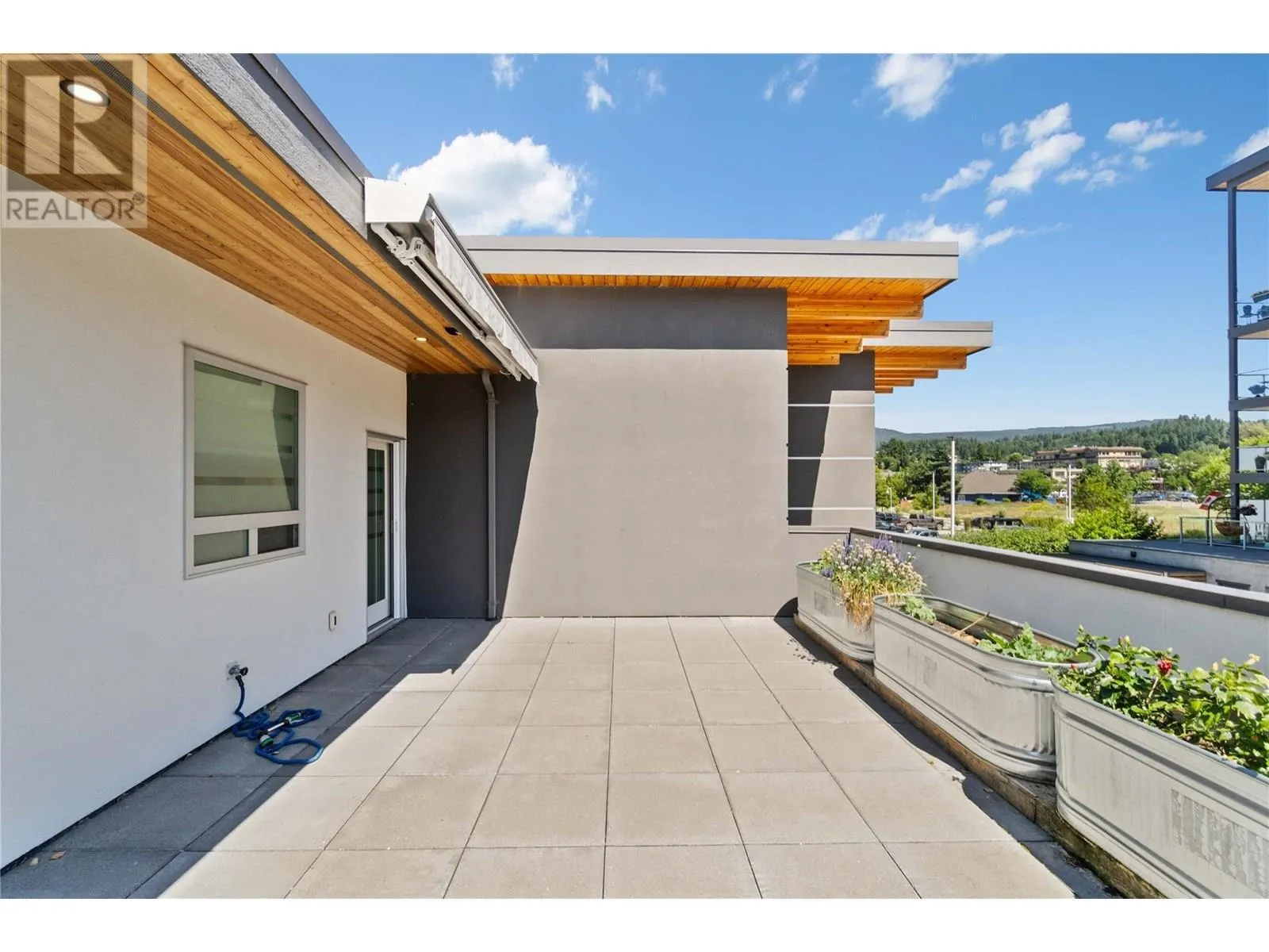 121 Harbourfront Drive NE Unit# 10