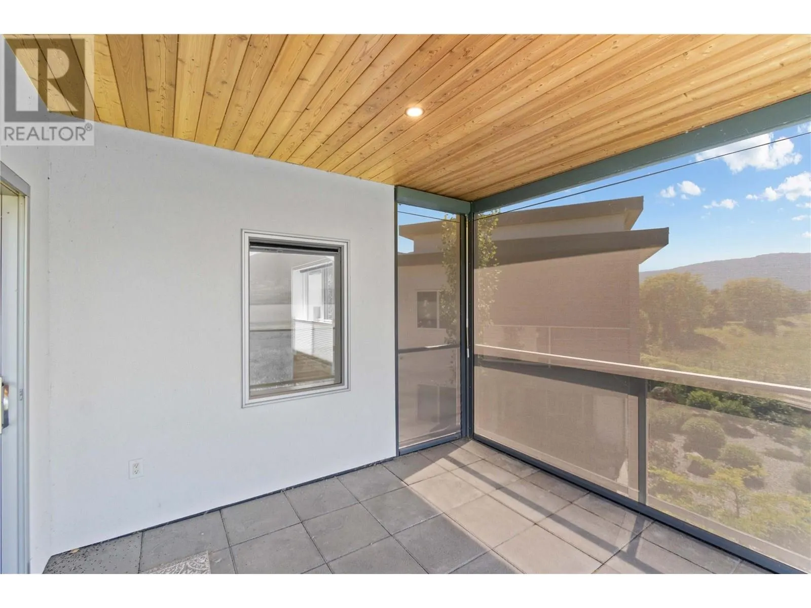 121 Harbourfront Drive NE Unit# 10