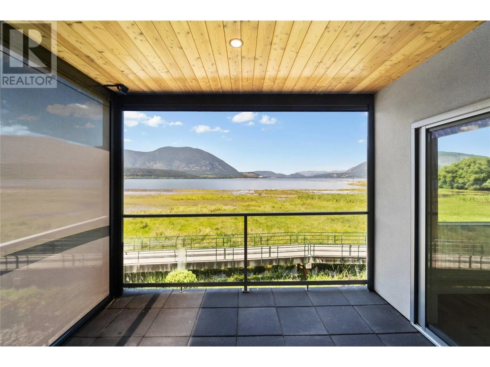 121 Harbourfront Drive NE Unit# 10