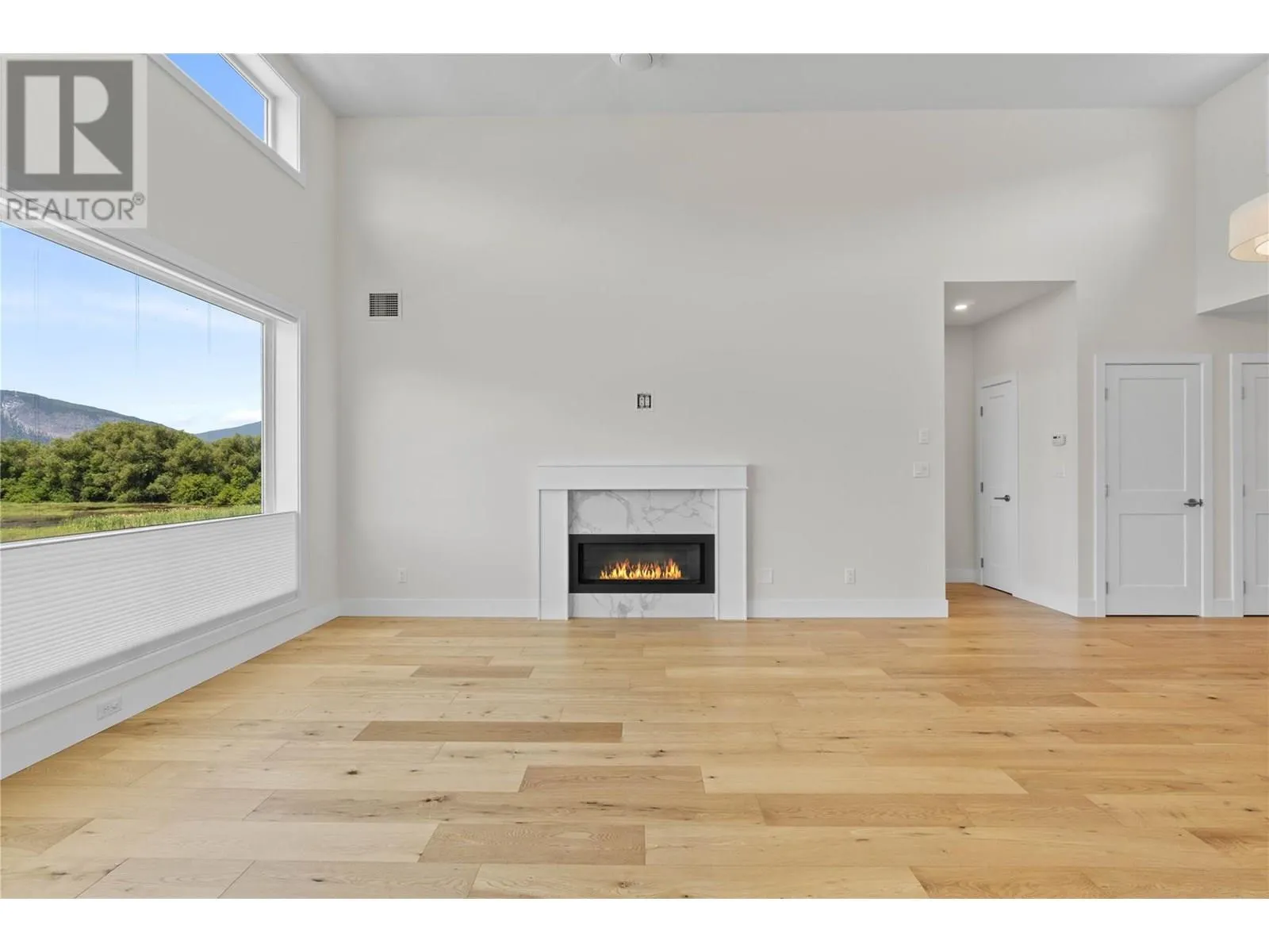 121 Harbourfront Drive NE Unit# 10