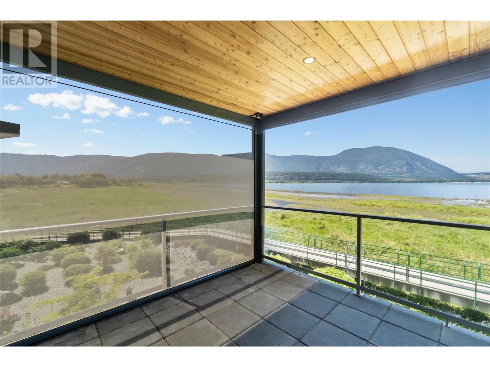 121 Harbourfront Drive NE Unit# 10
