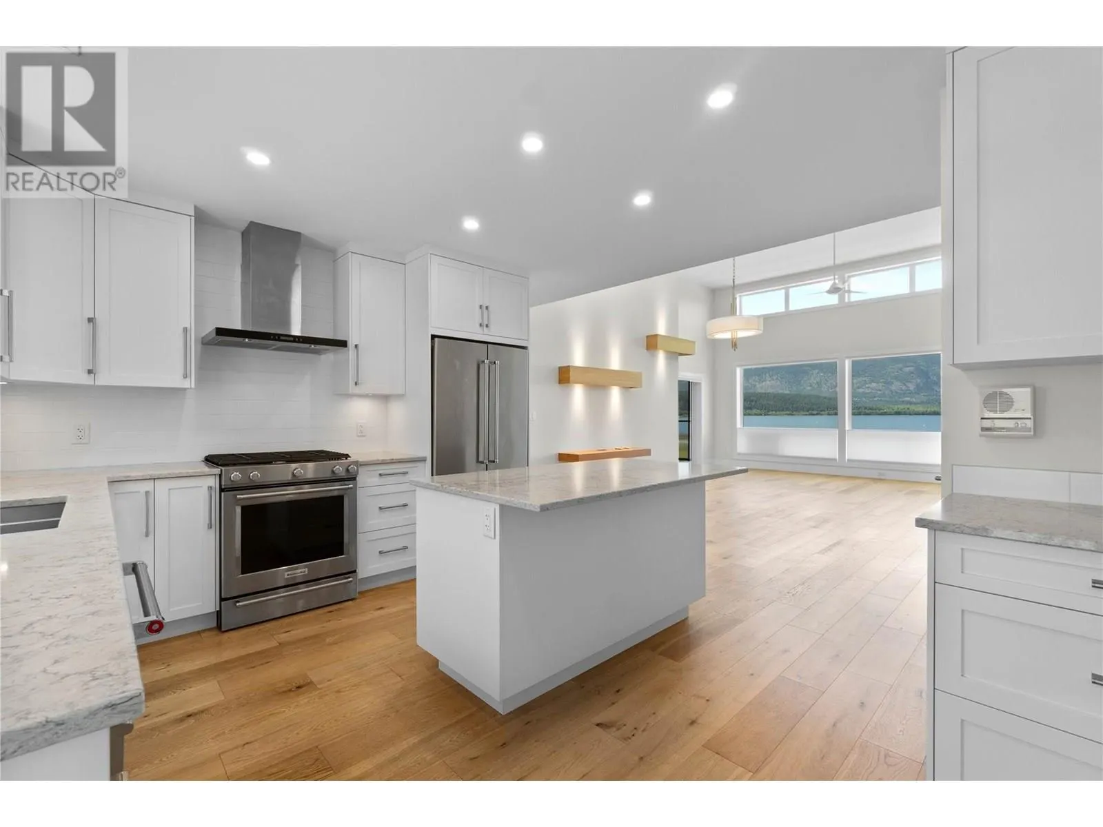 121 Harbourfront Drive NE Unit# 10