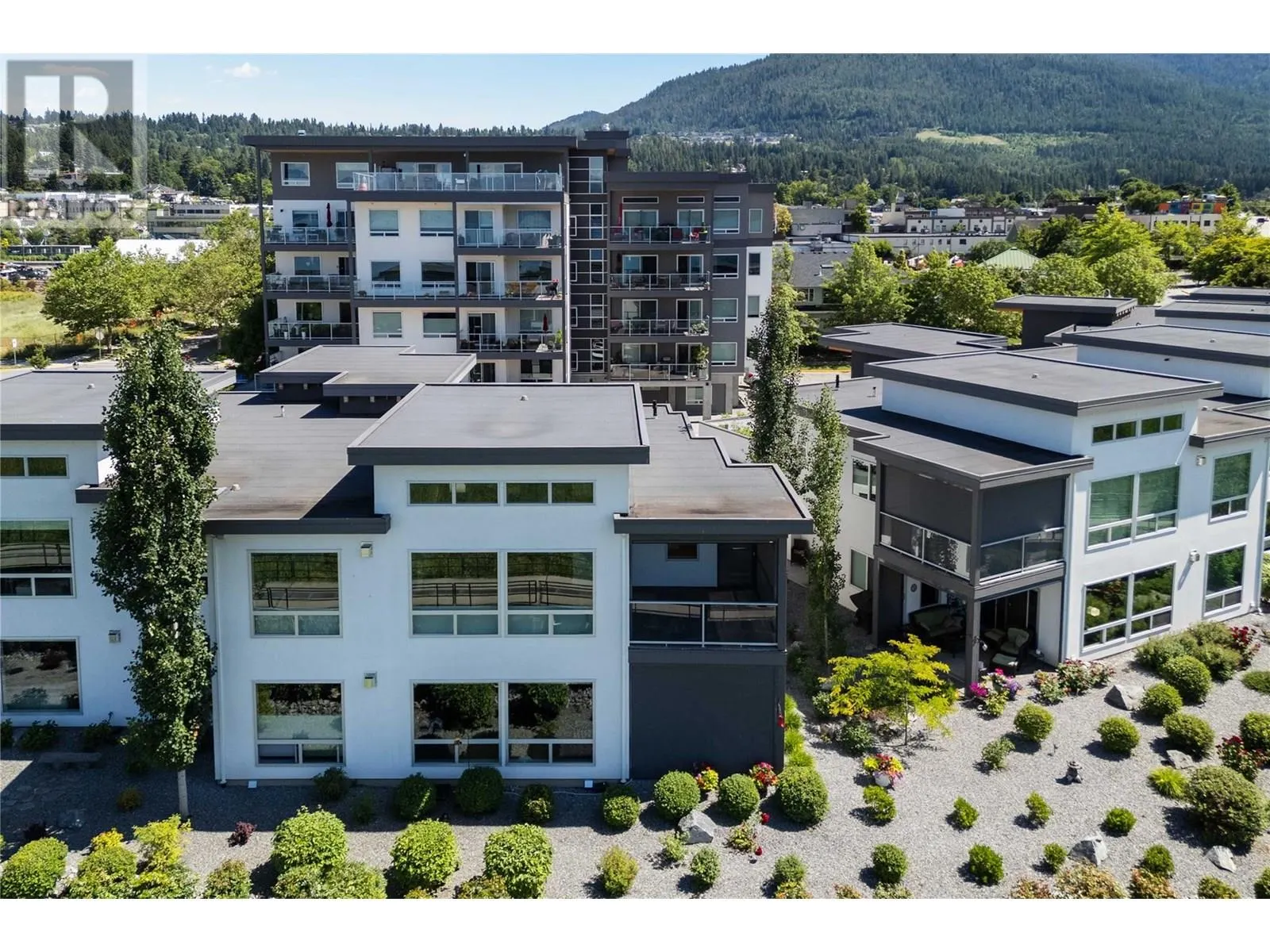 121 Harbourfront Drive NE Unit# 10