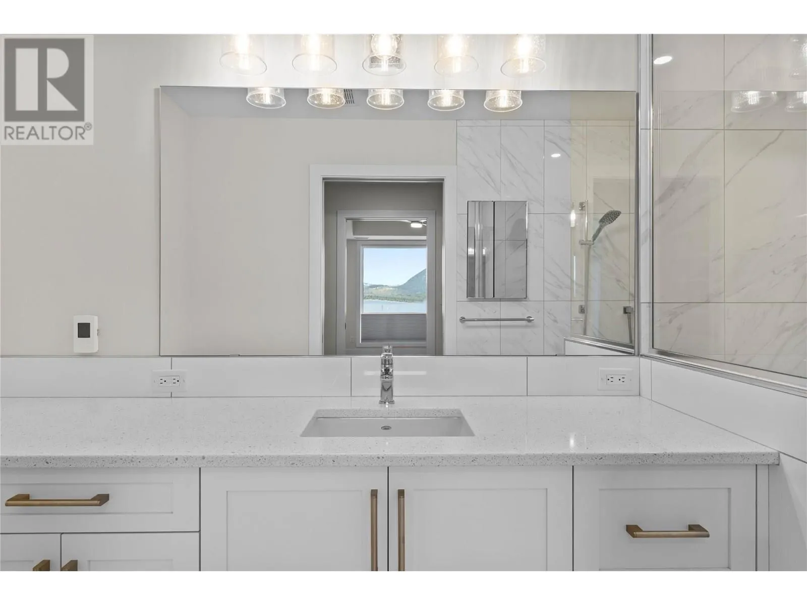 121 Harbourfront Drive NE Unit# 10