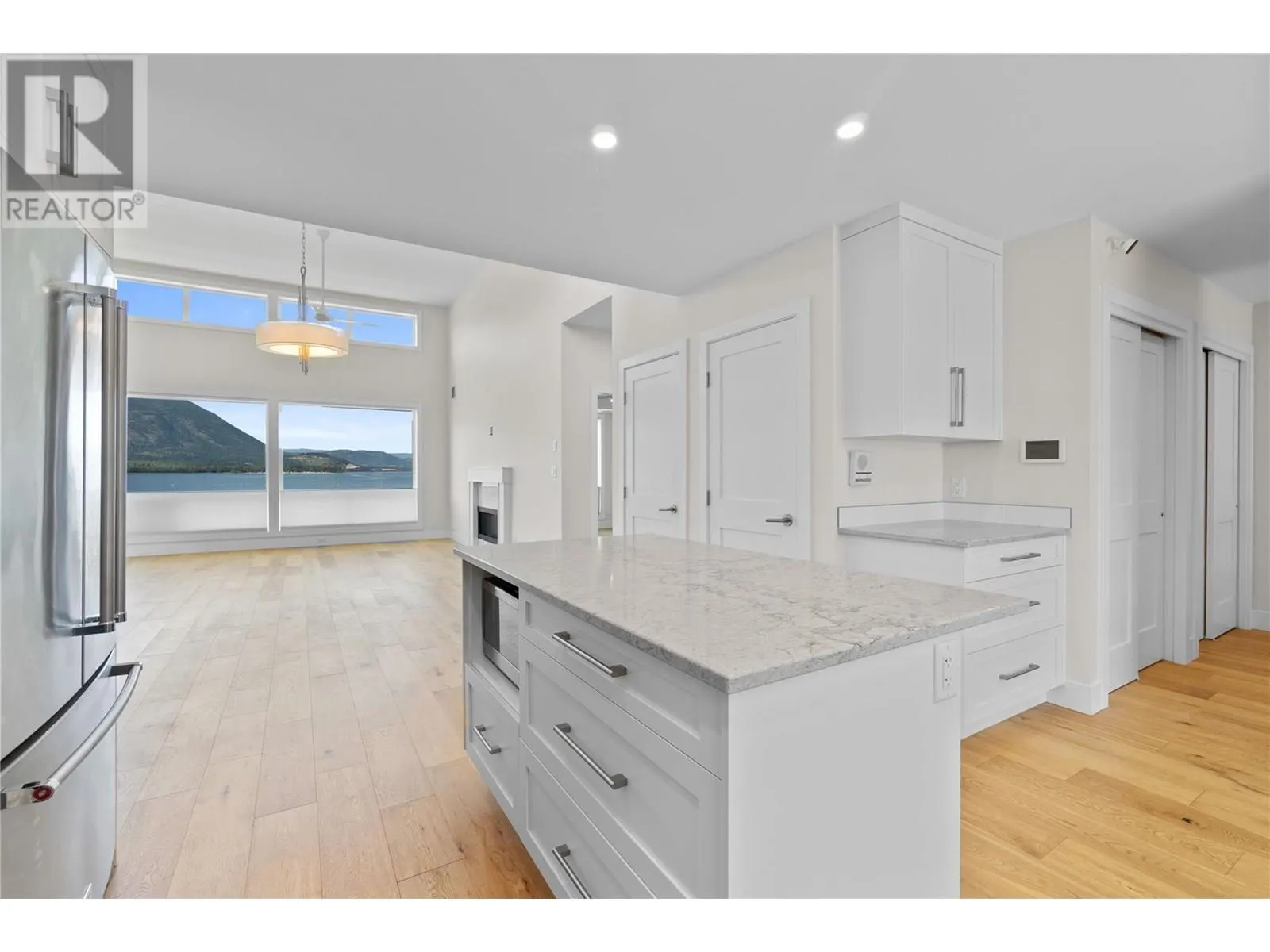 121 Harbourfront Drive NE Unit# 10