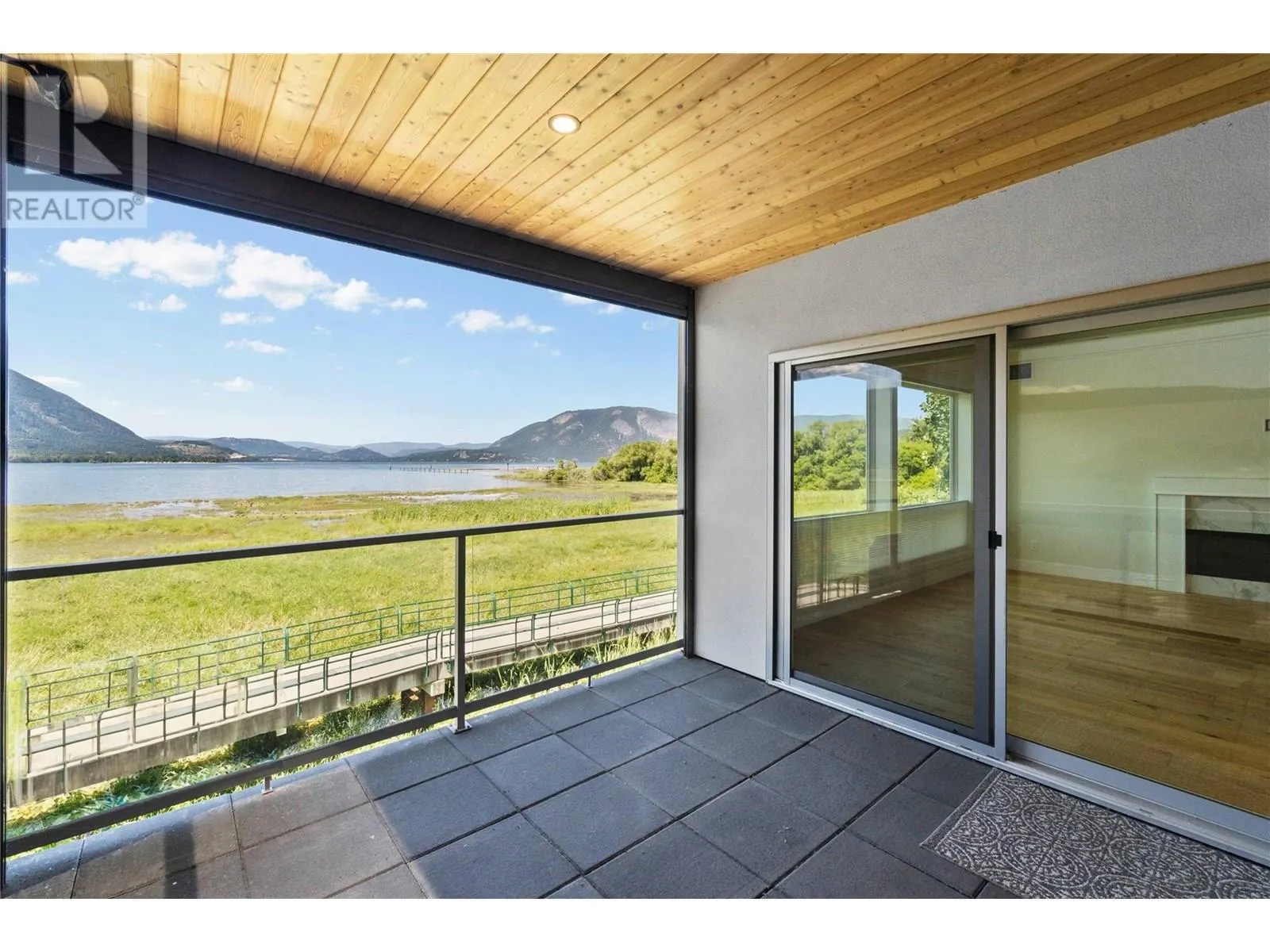 121 Harbourfront Drive NE Unit# 10
