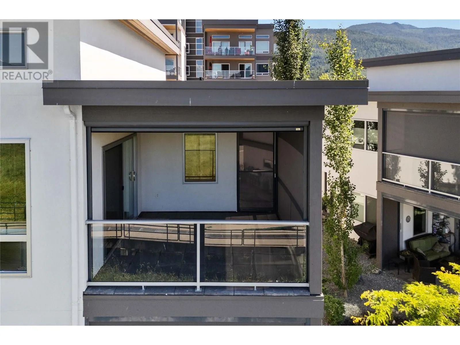 121 Harbourfront Drive NE Unit# 10