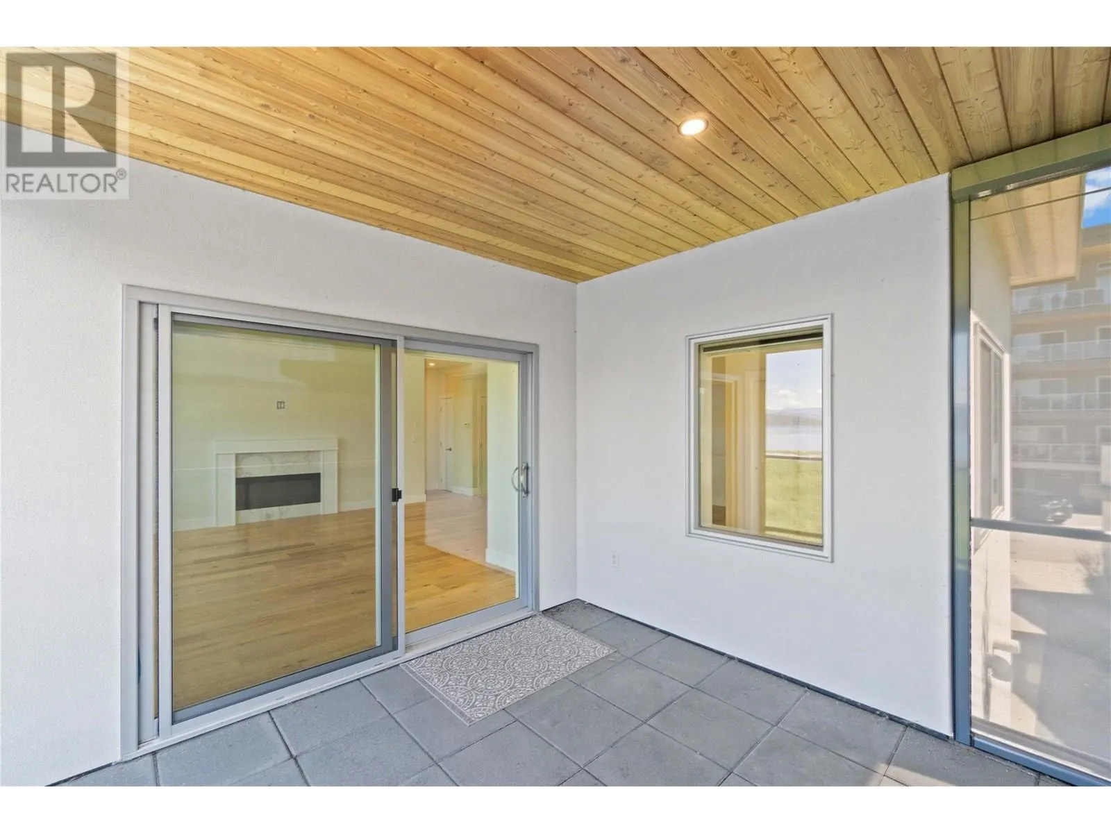 121 Harbourfront Drive NE Unit# 10