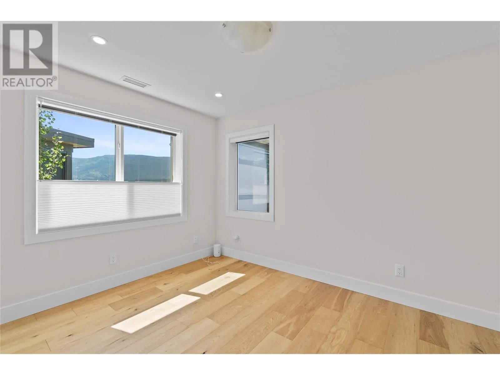 121 Harbourfront Drive NE Unit# 10
