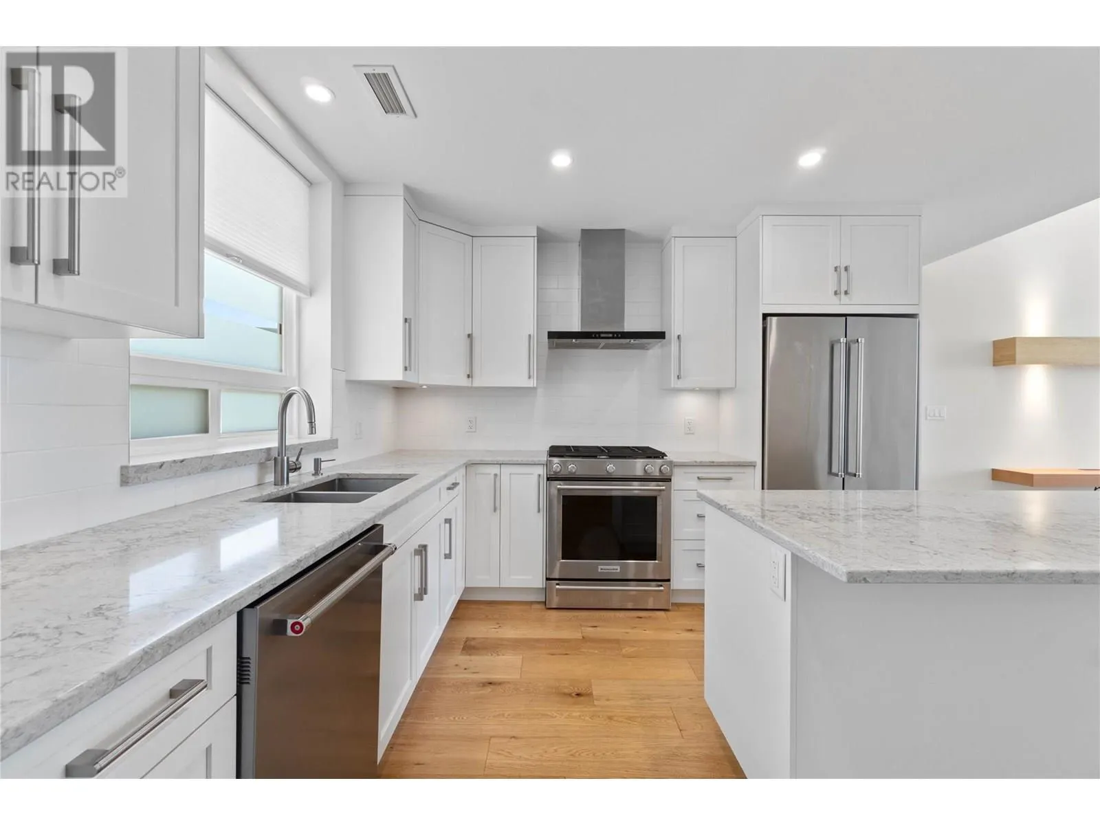 121 Harbourfront Drive NE Unit# 10