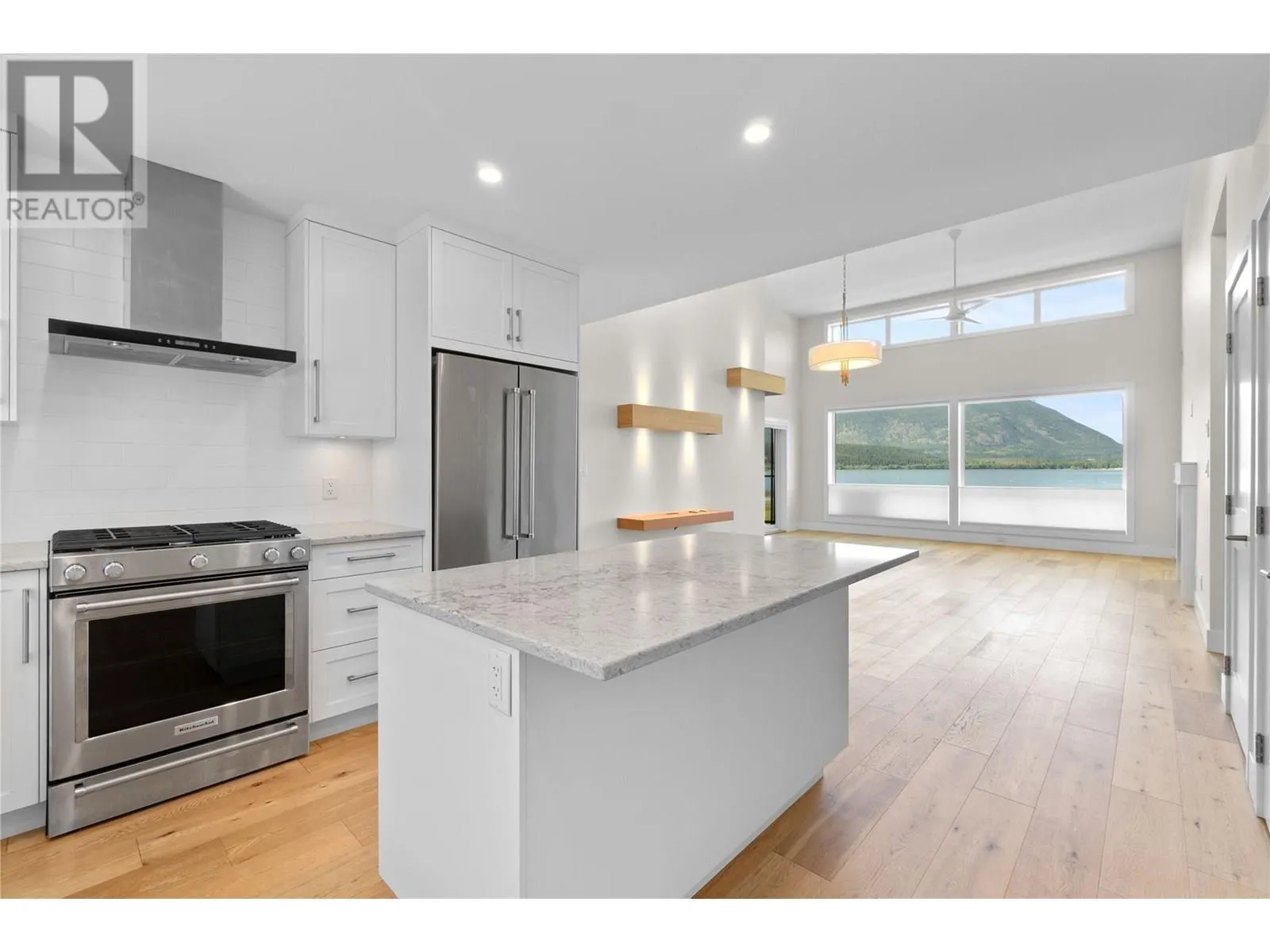 121 Harbourfront Drive NE Unit# 10