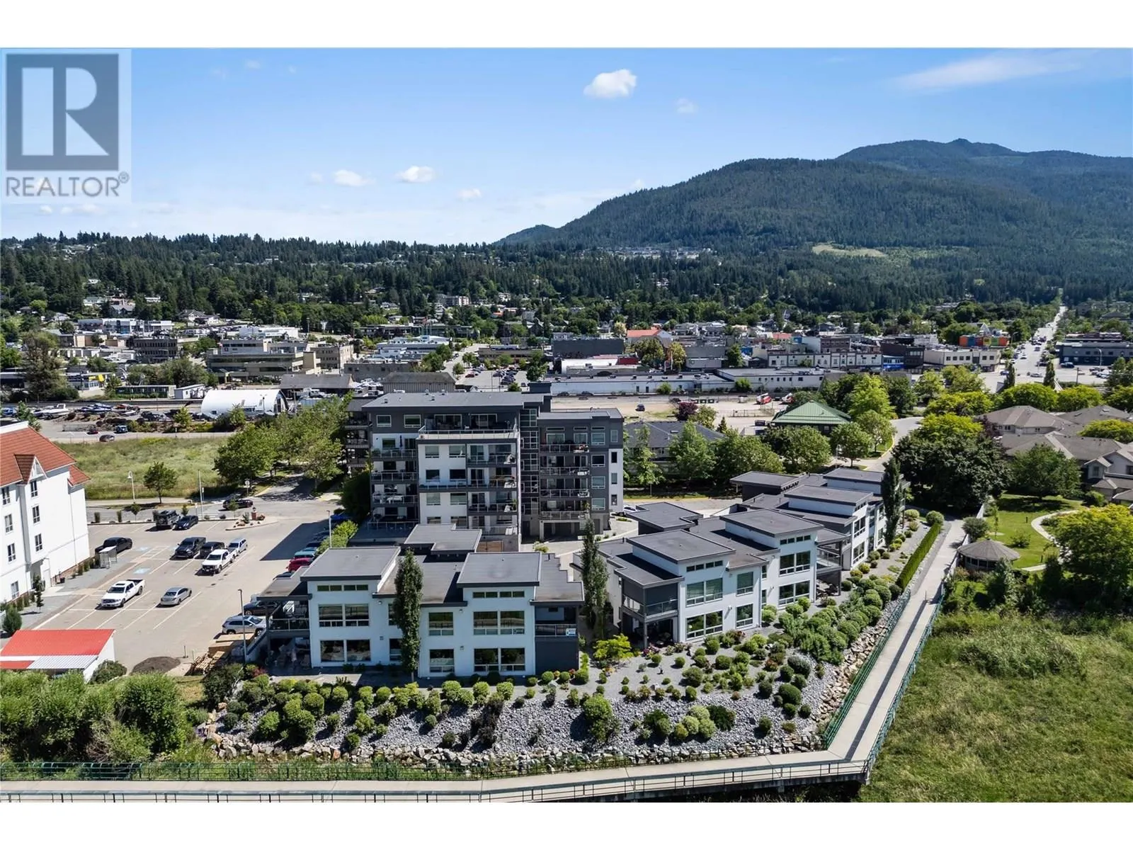 121 Harbourfront Drive NE Unit# 10