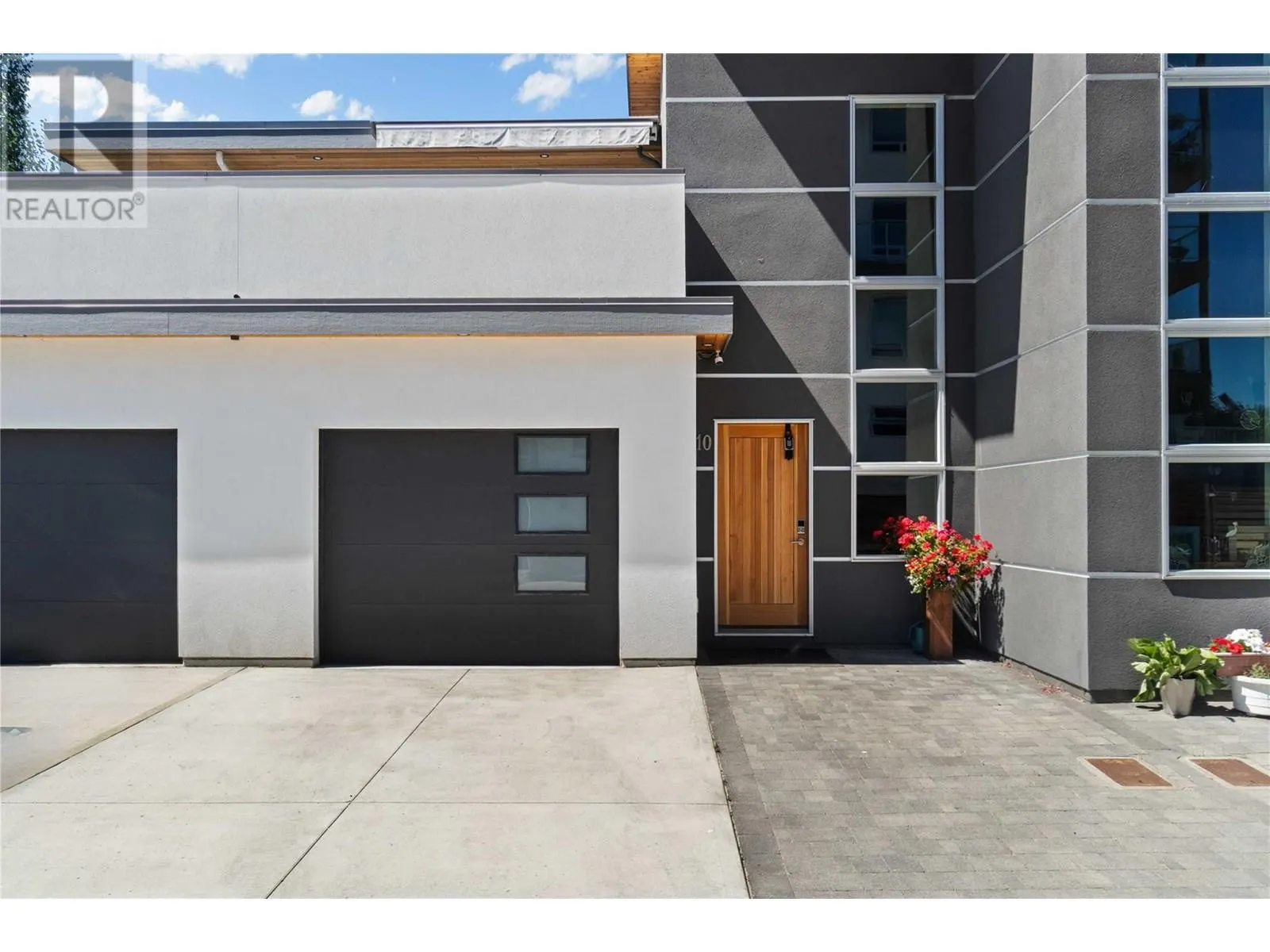 121 Harbourfront Drive NE Unit# 10