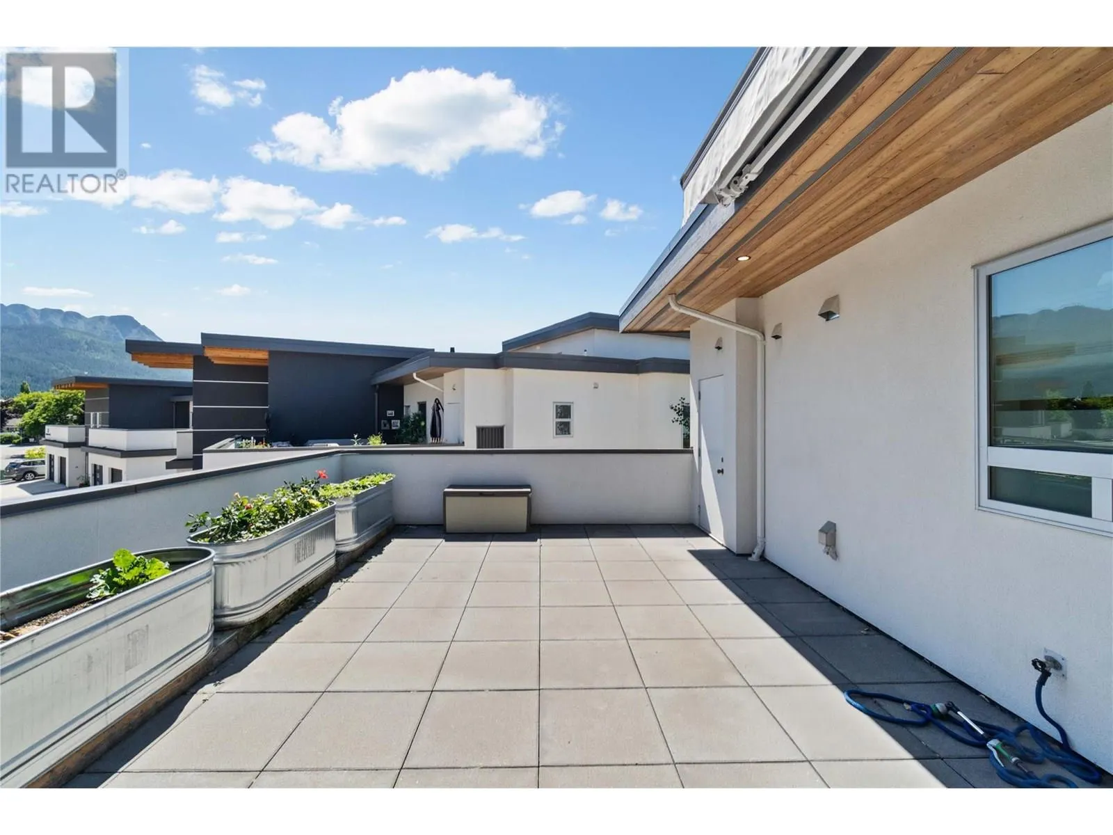 121 Harbourfront Drive NE Unit# 10