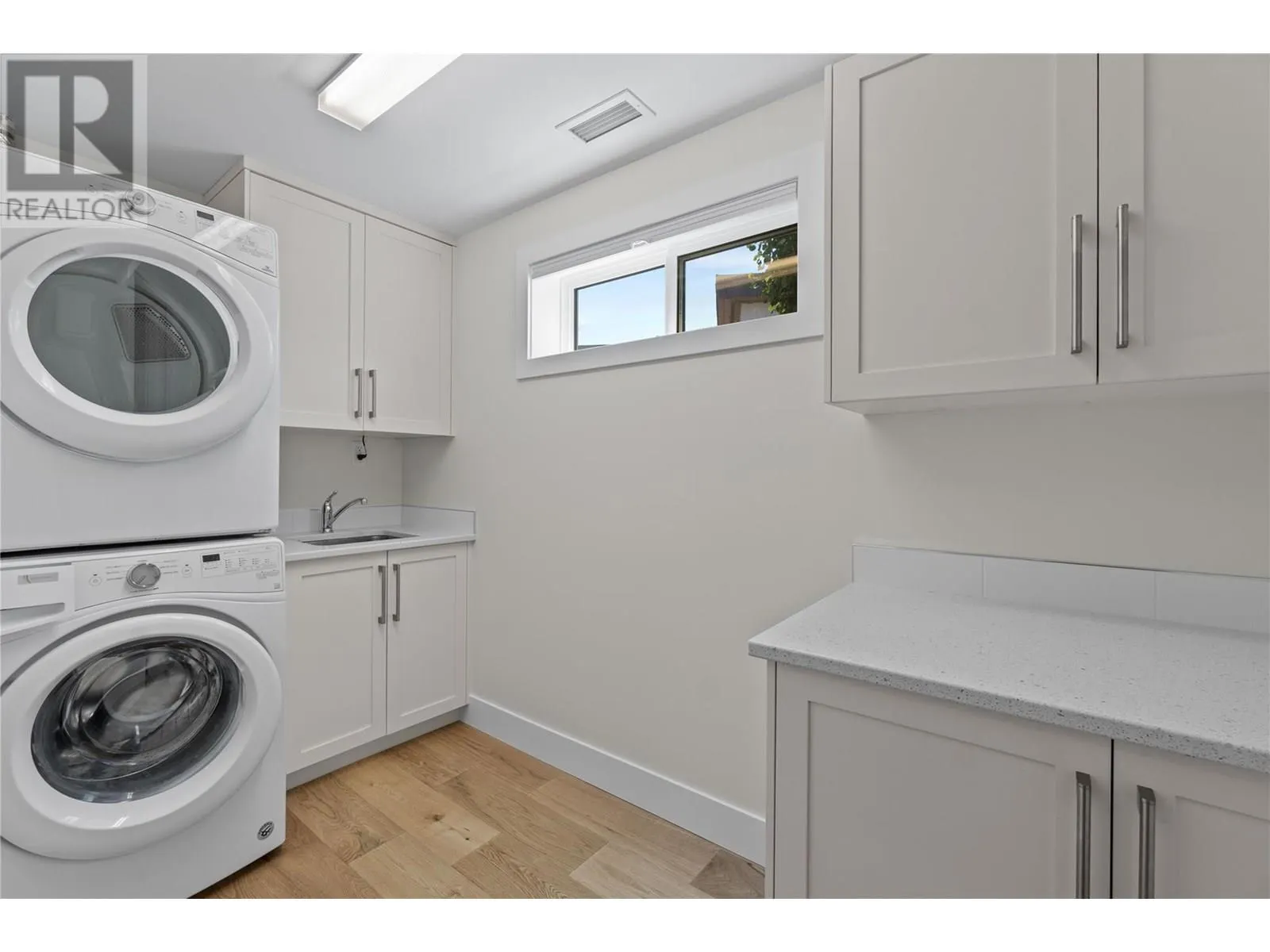 121 Harbourfront Drive NE Unit# 10