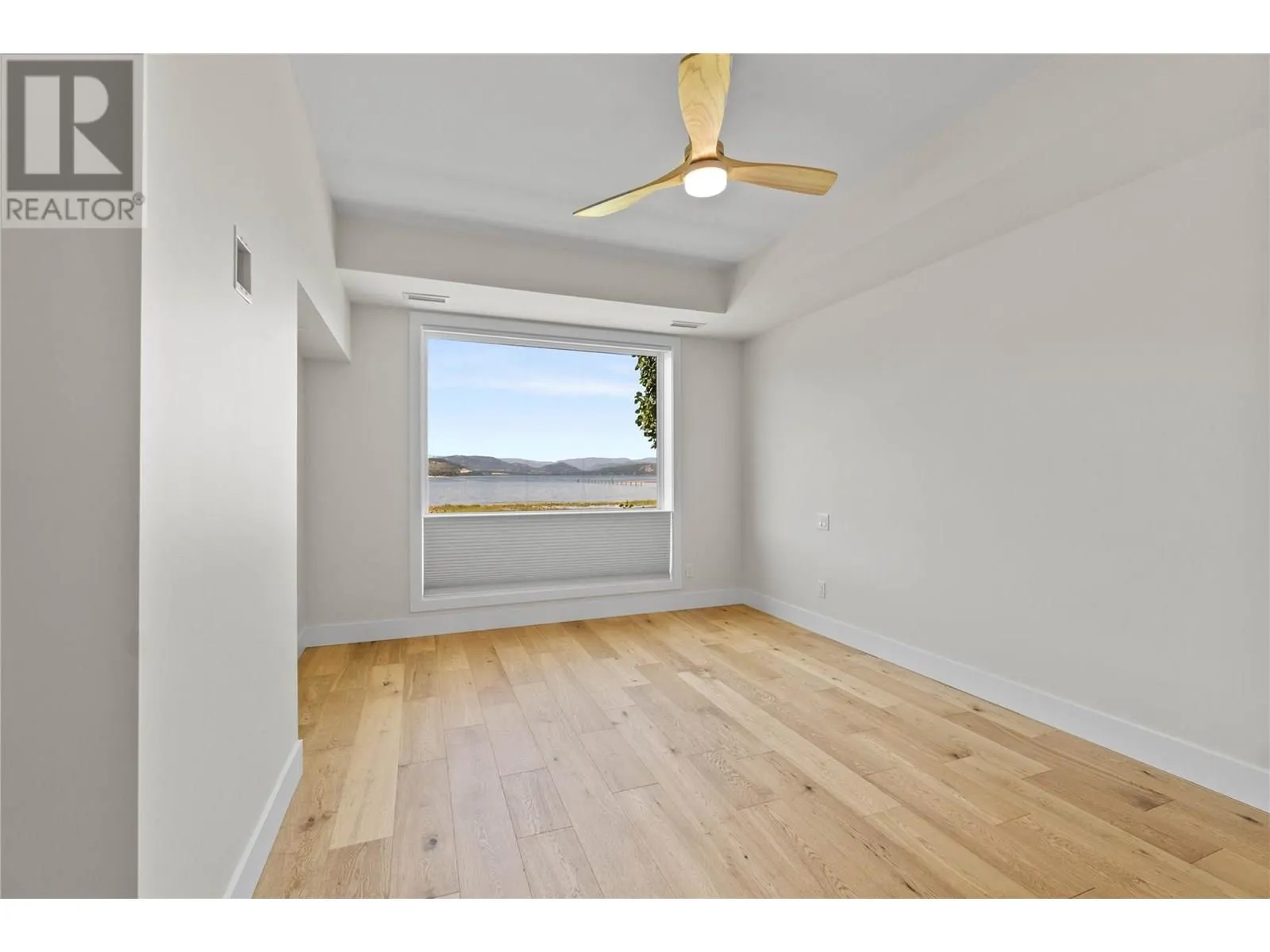 121 Harbourfront Drive NE Unit# 10