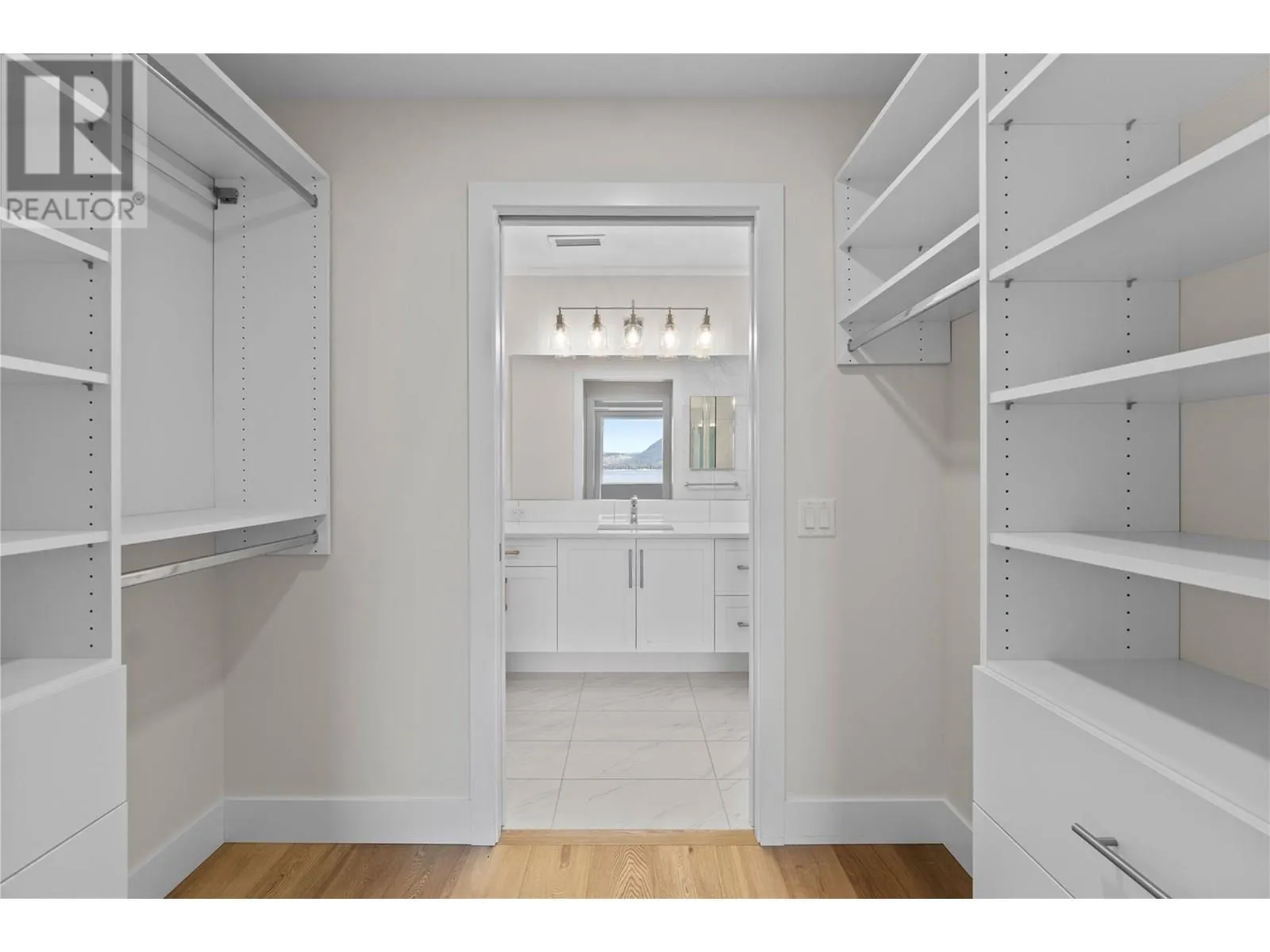 121 Harbourfront Drive NE Unit# 10