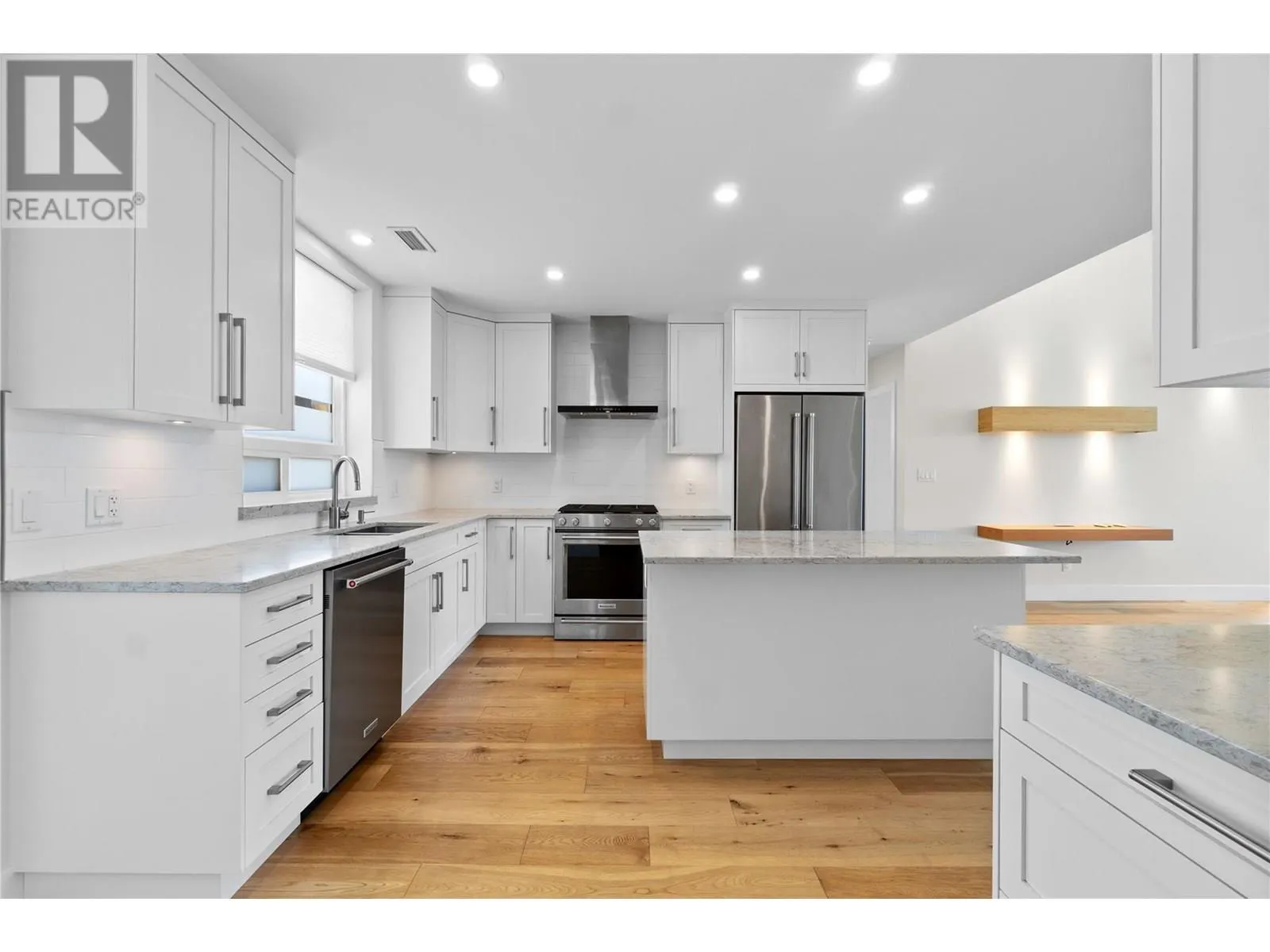 121 Harbourfront Drive NE Unit# 10