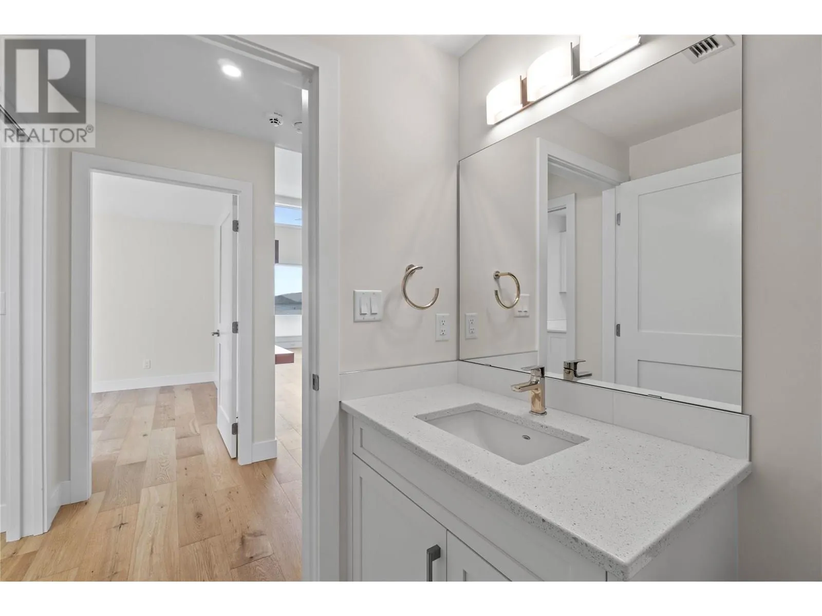 121 Harbourfront Drive NE Unit# 10