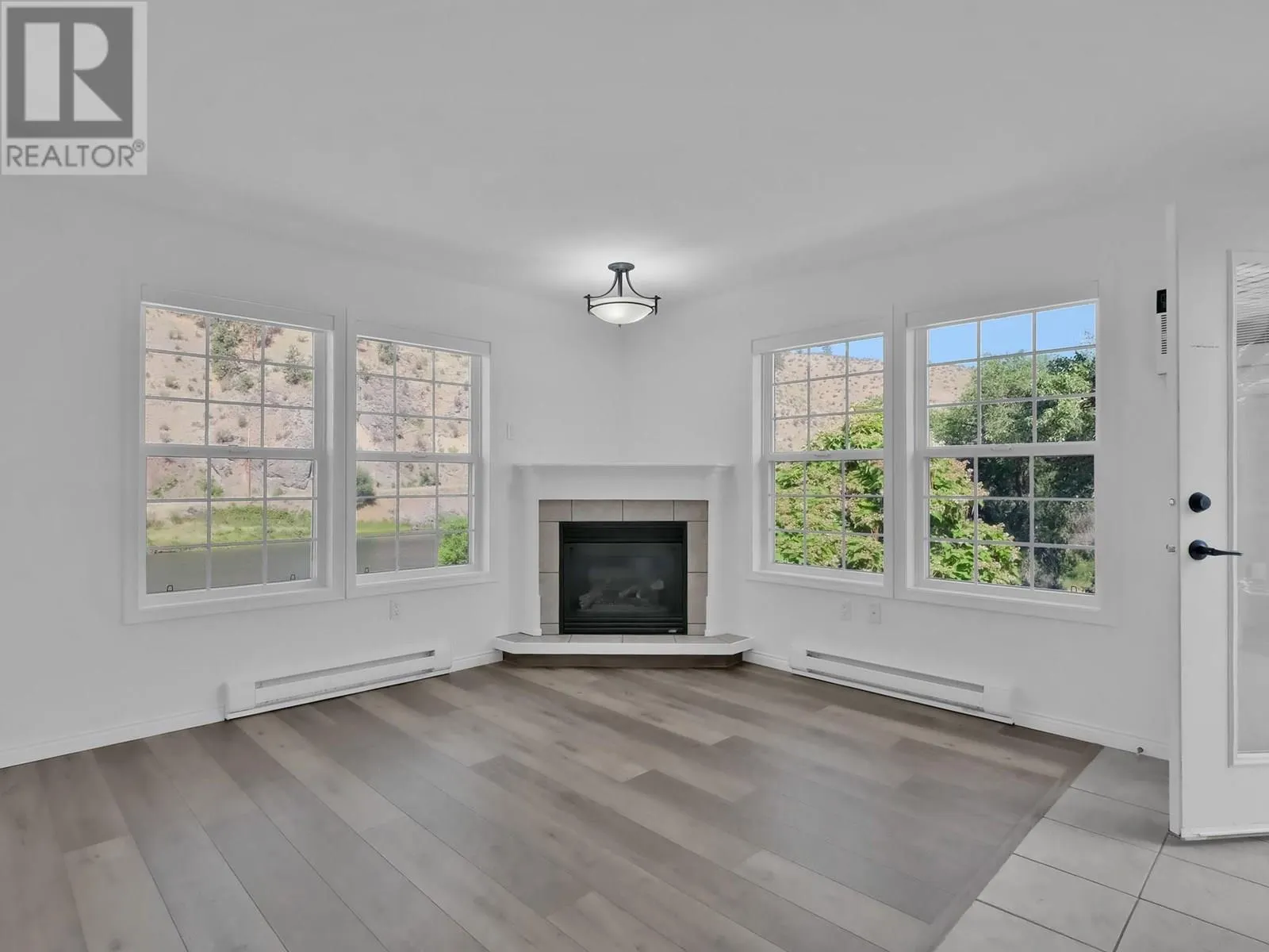 750 RAILWAY Lane Unit# 32