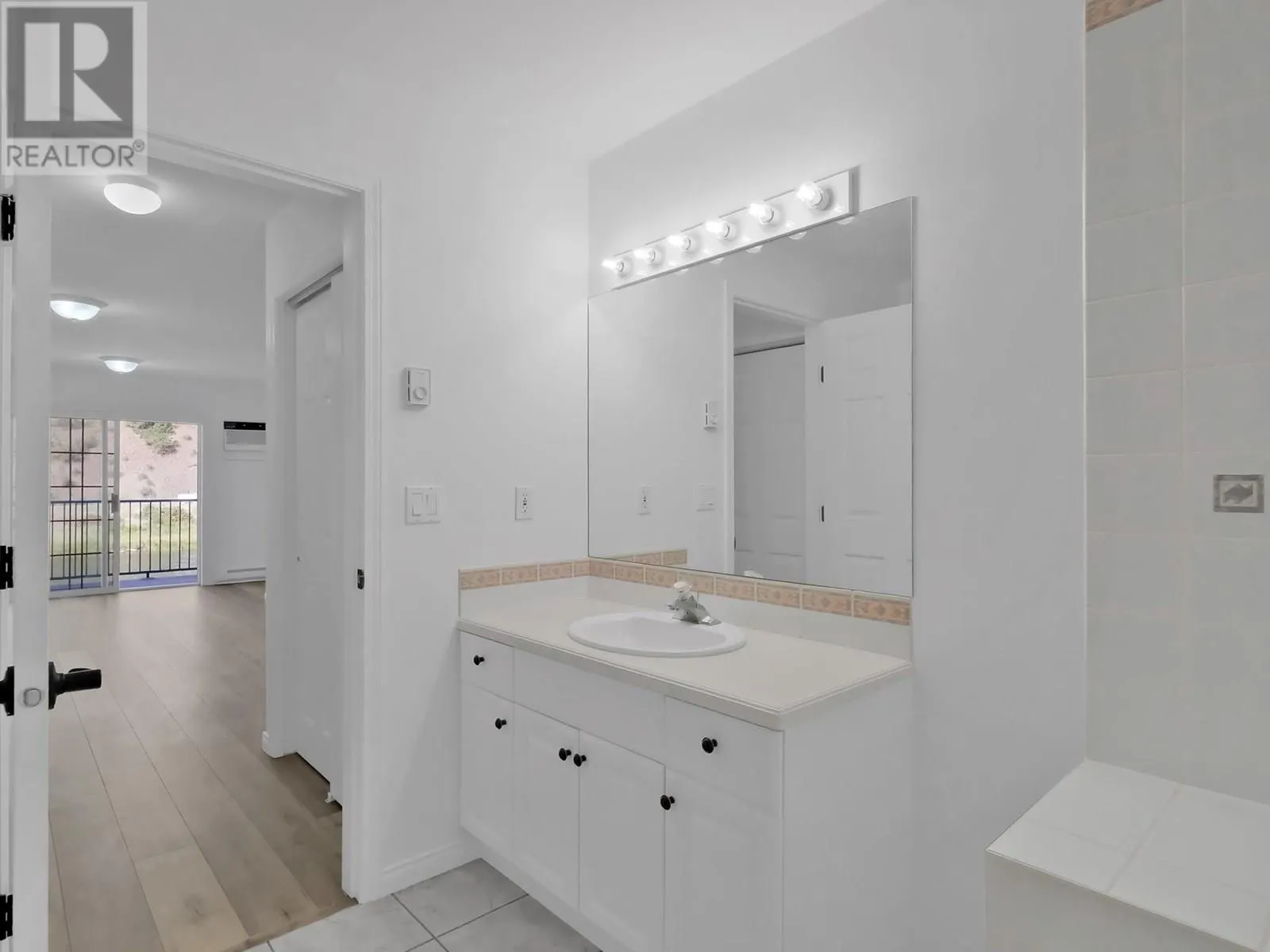 750 RAILWAY Lane Unit# 32
